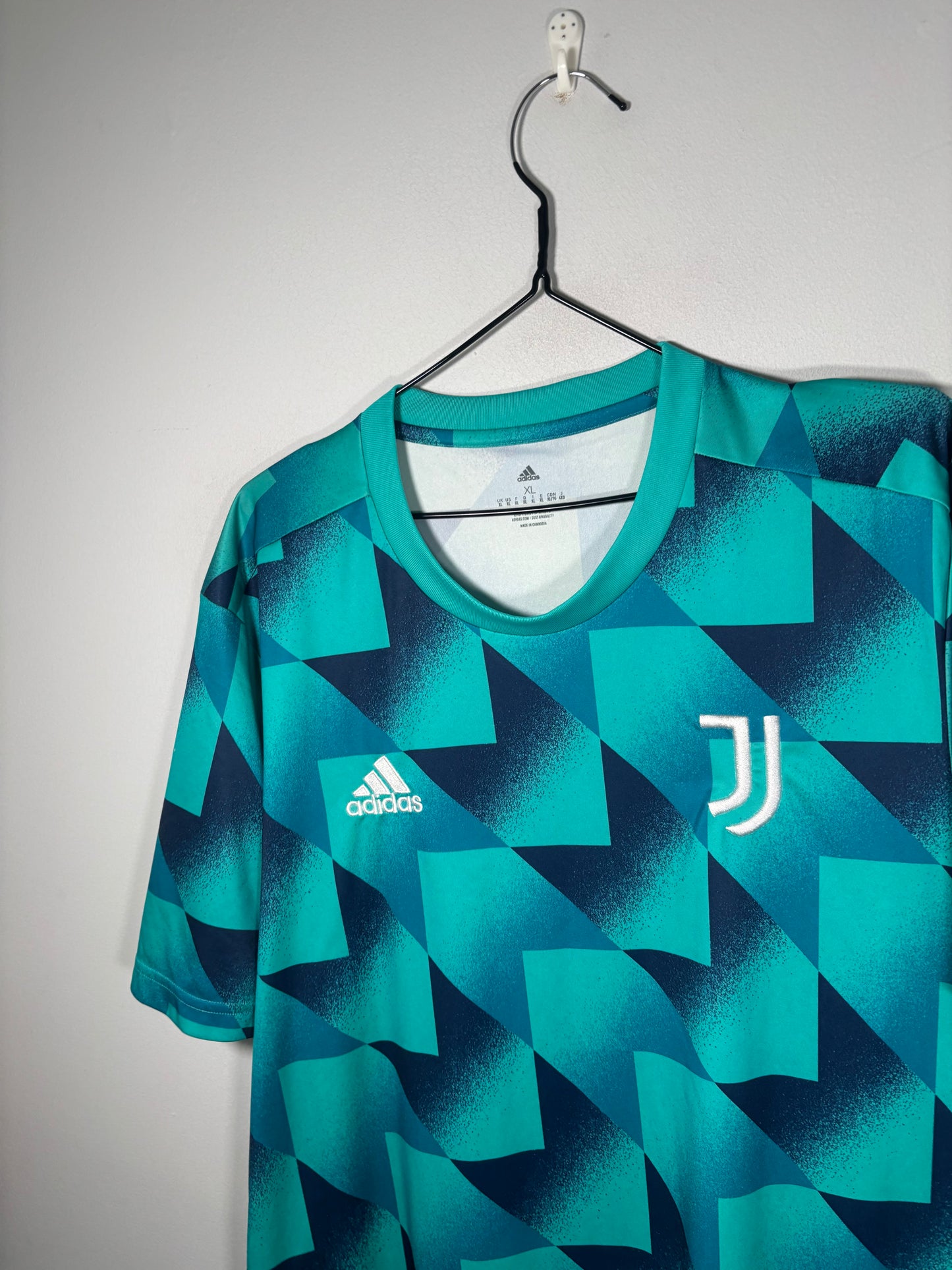 Juventus Pre Match Training Shirt 2022/23 (XL)