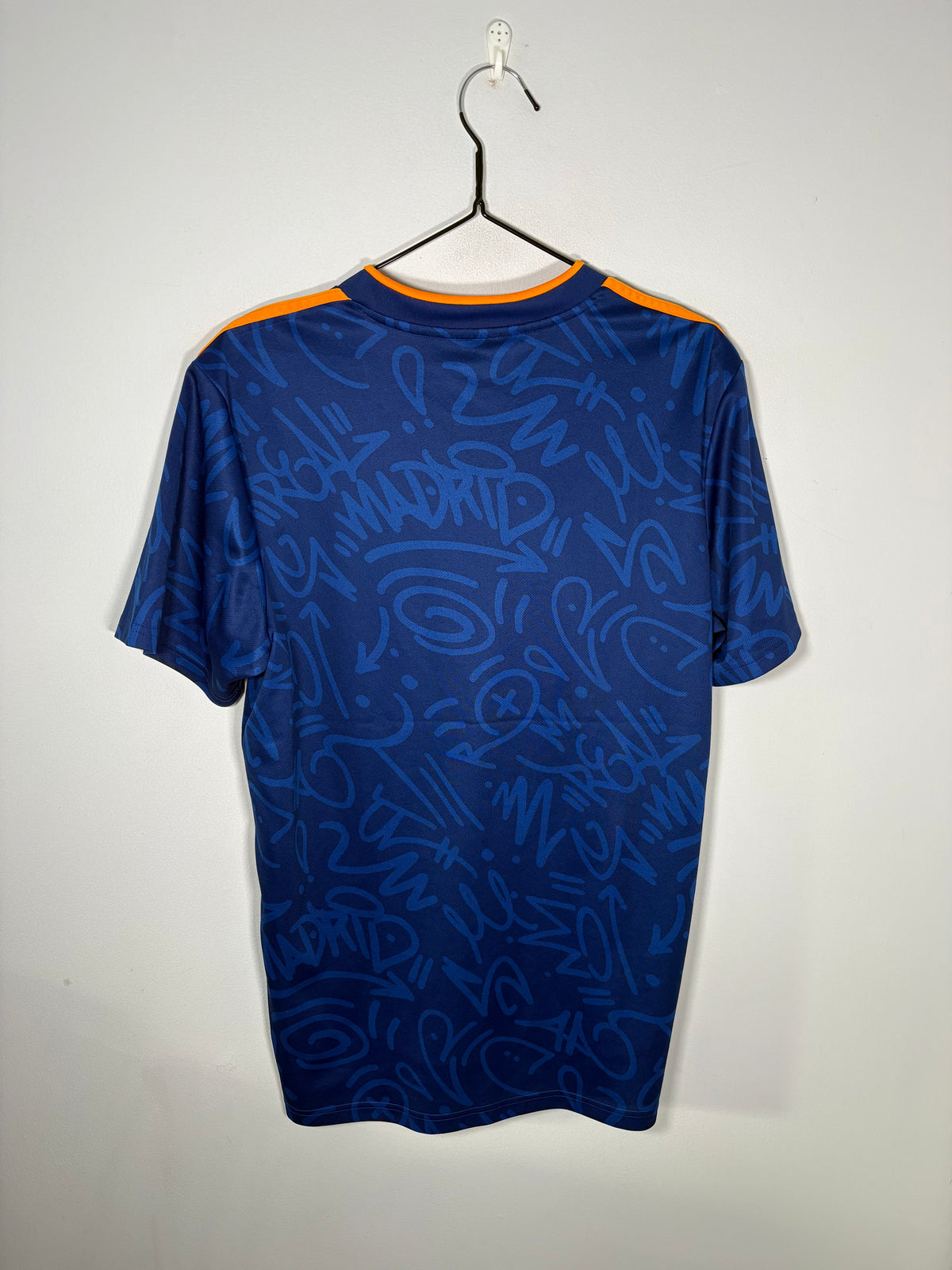 Real Madrid Away Shirt 2021/22 (M)