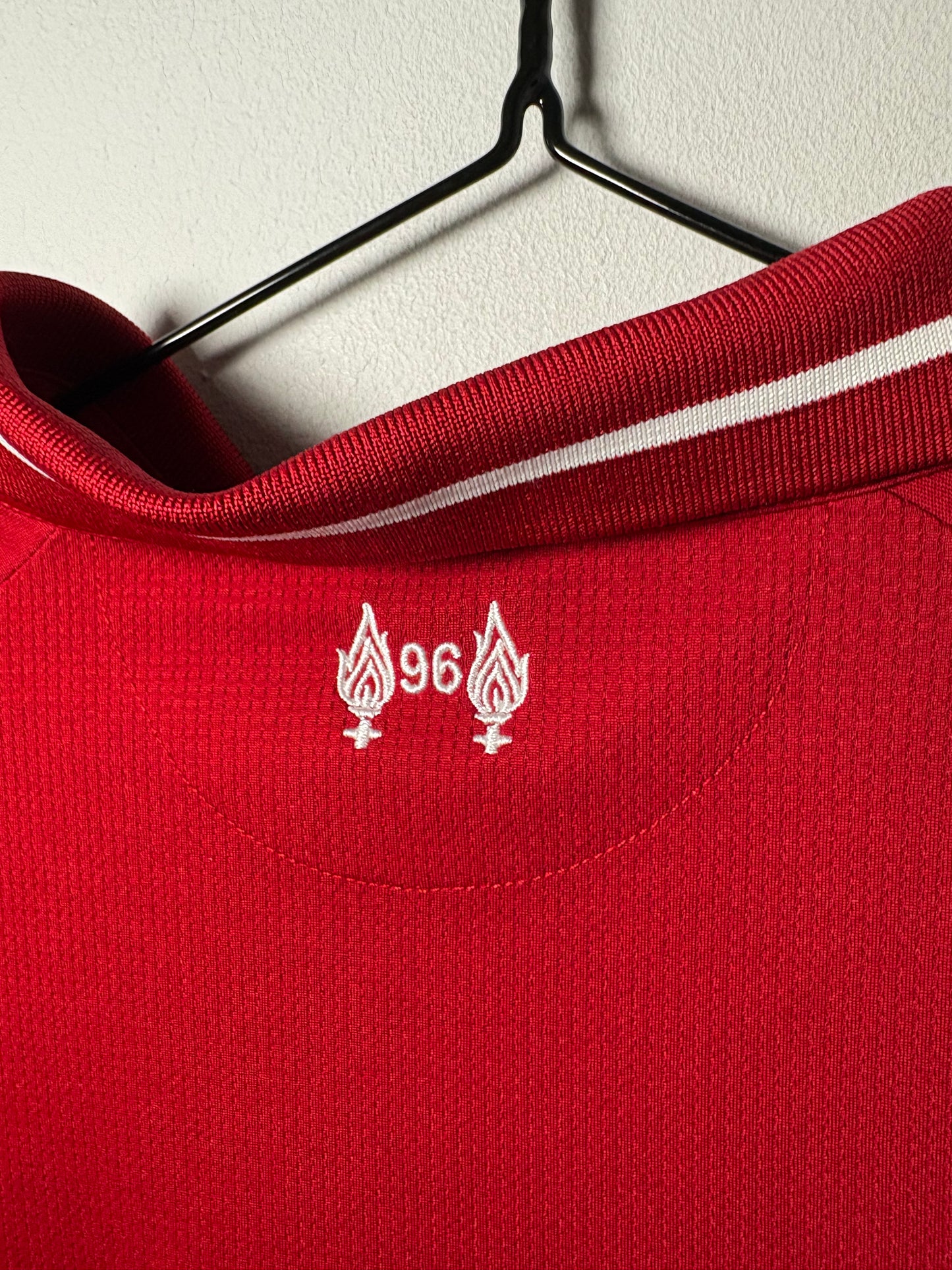 Liverpool Home Shirt 2018/19 (S)