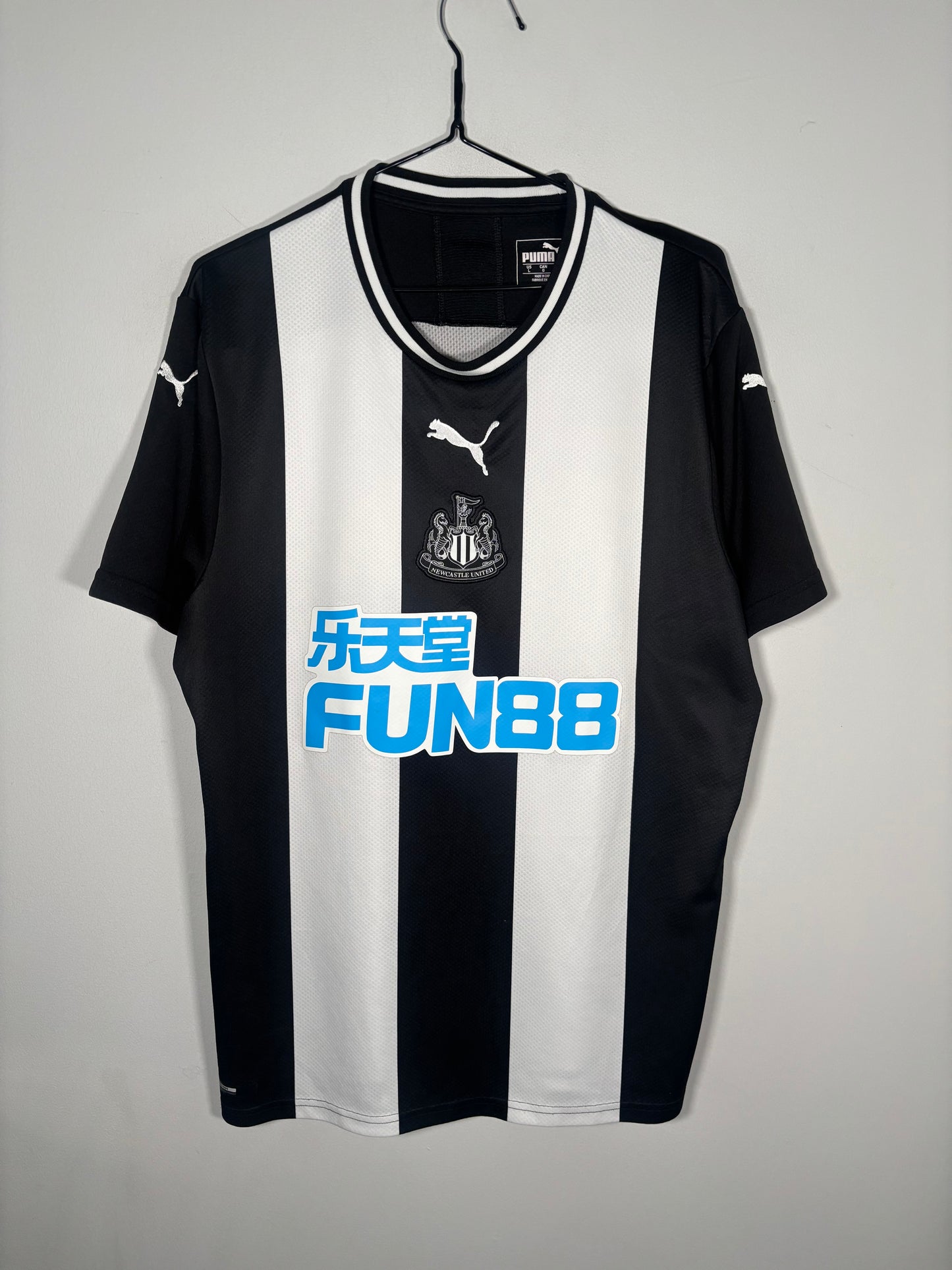Newcastle United Home Shirt 2019/20 (L)