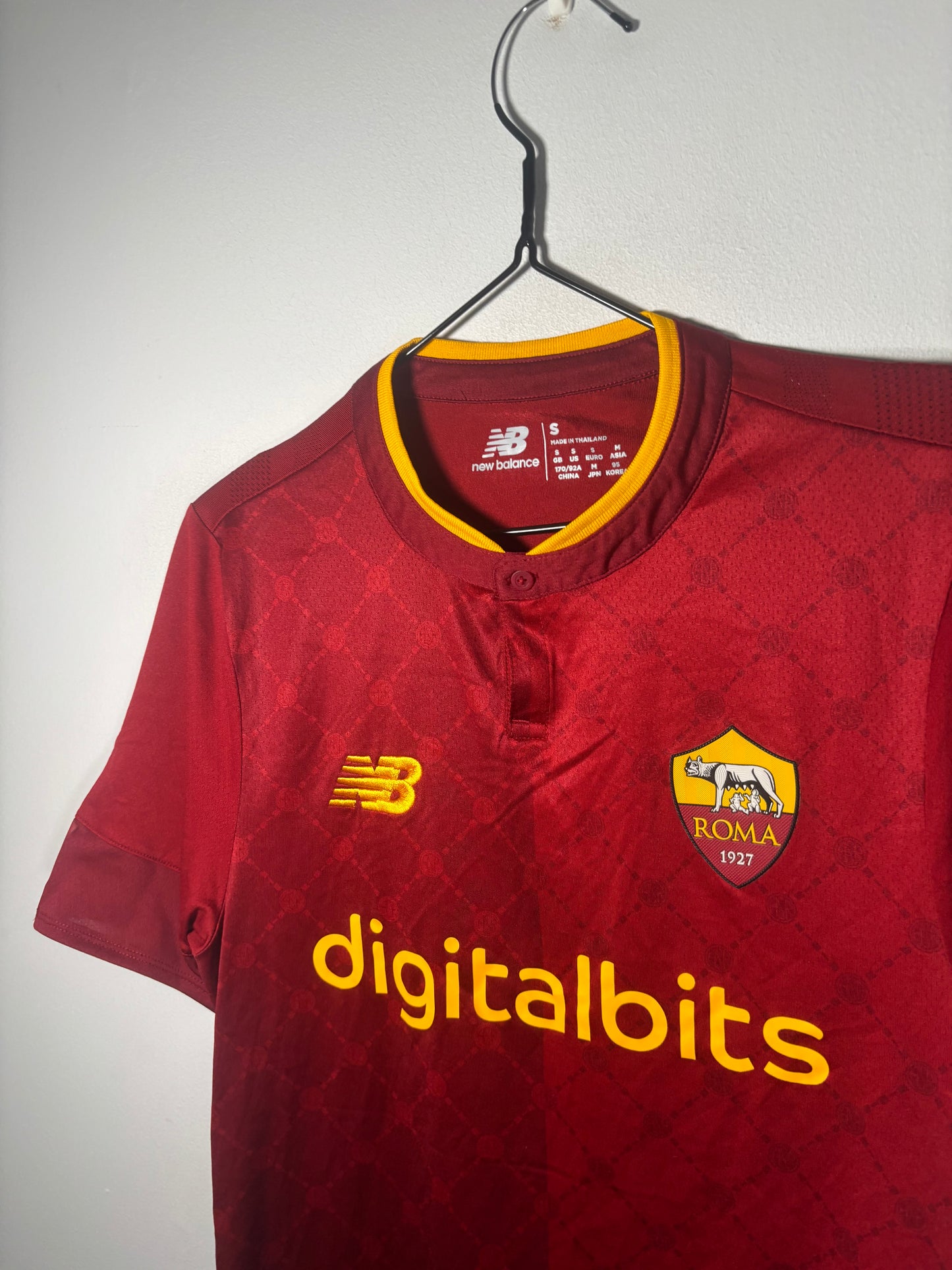 Roma Home Shirt 2022/23 Player Quality (S)