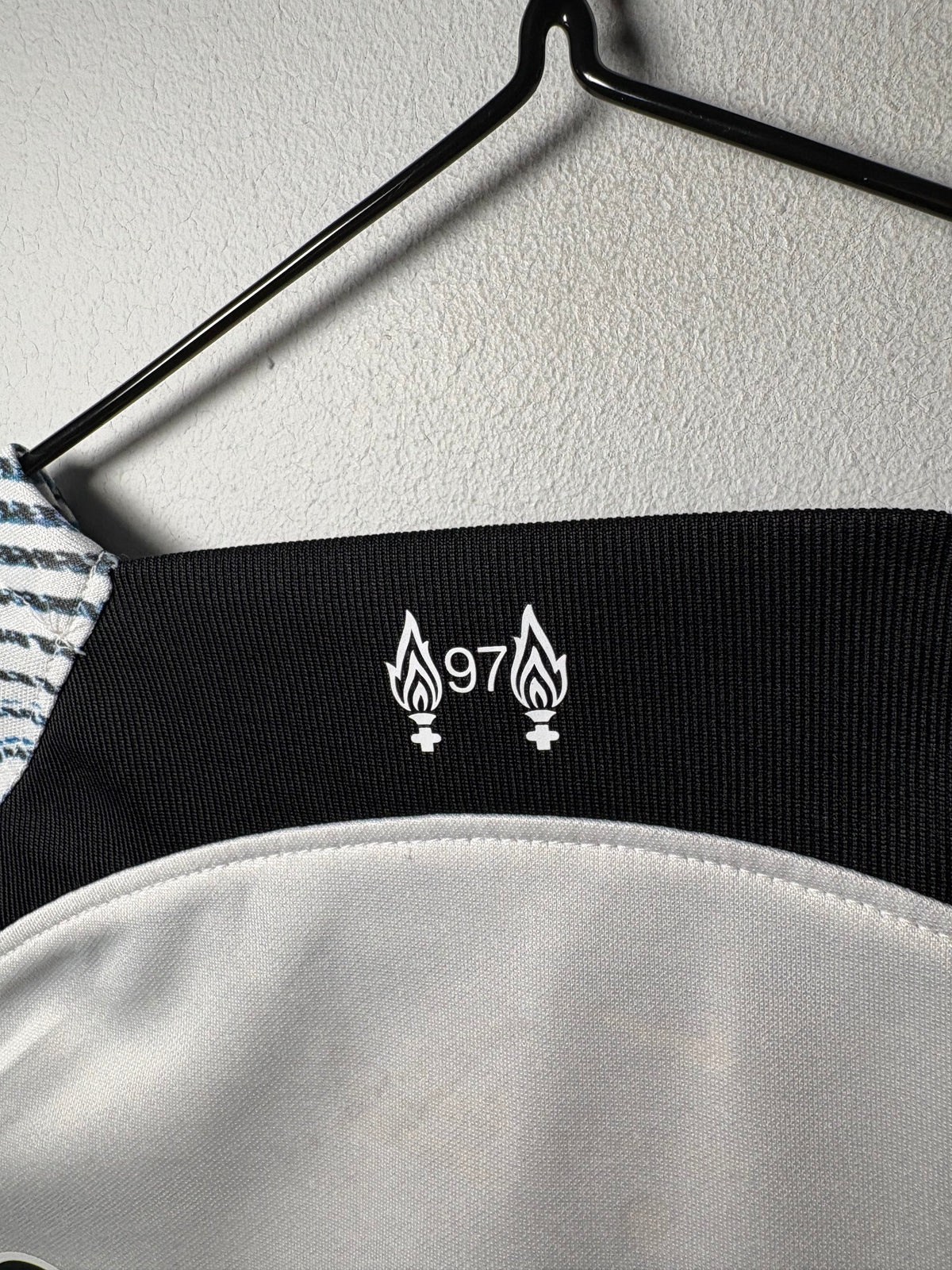 Liverpool Authentic Away Shirt 2022/23 Salah (XLK)