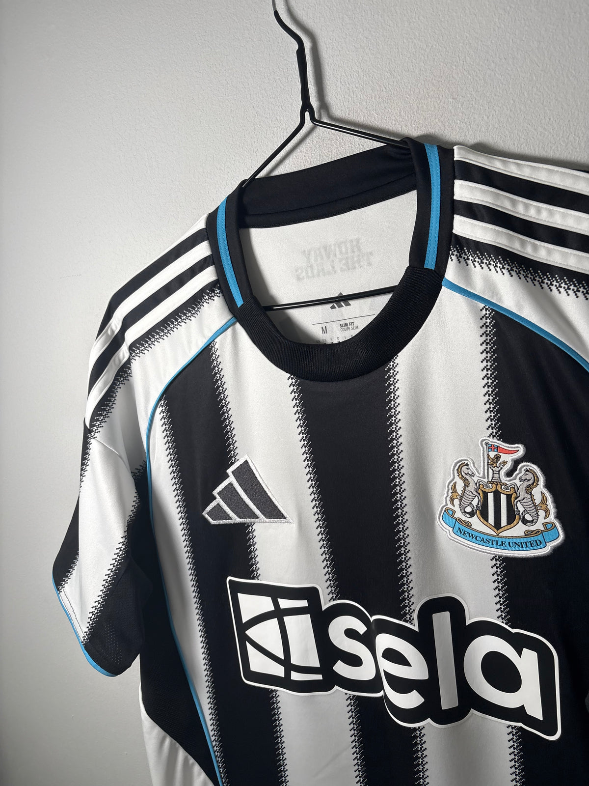 Newcastle United Home Shirt 2025/26 Isak (M)