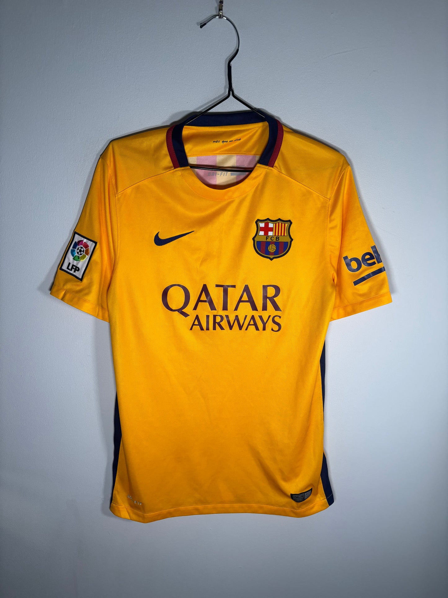 Barcelona Away Shirt 2015/16 (S)