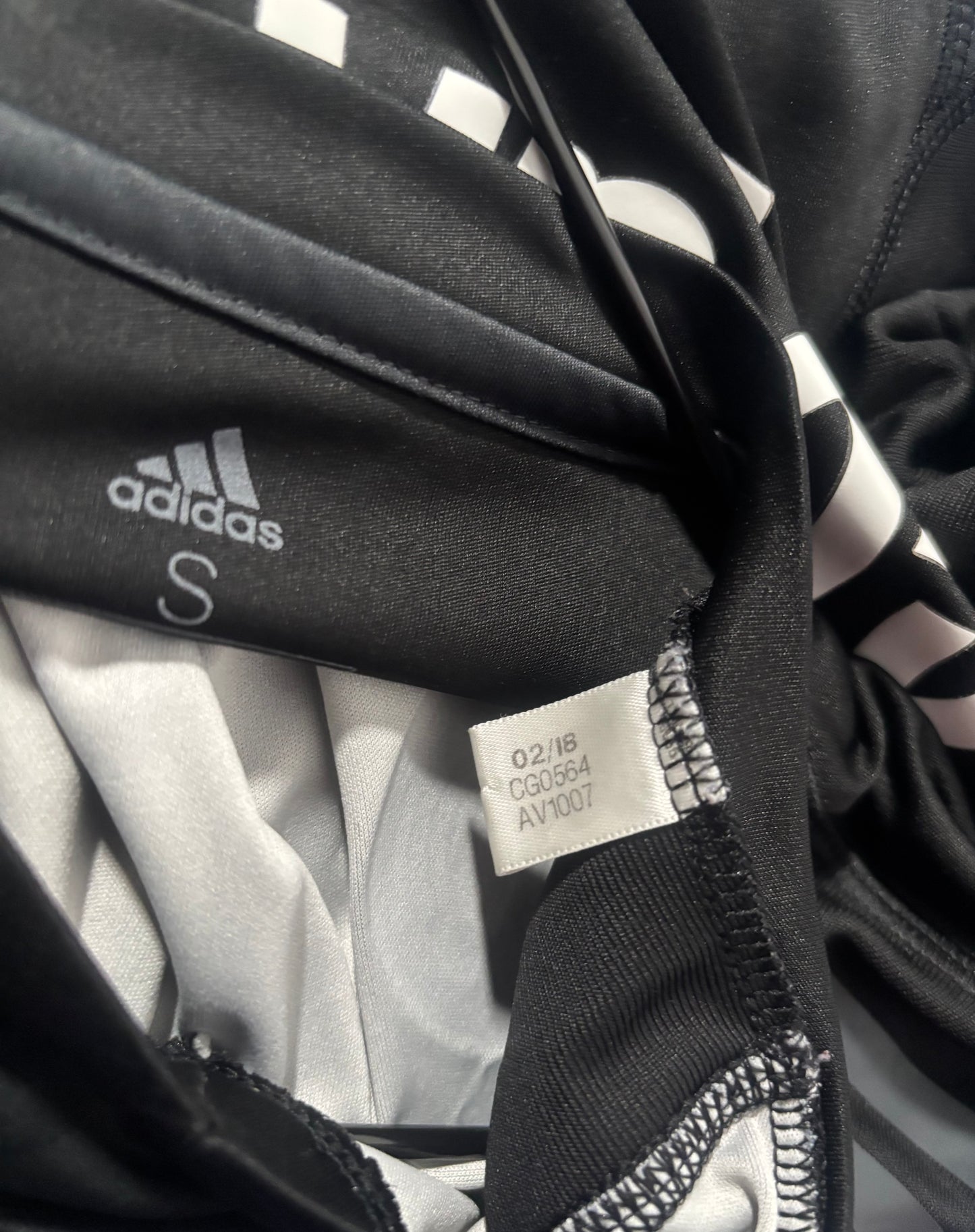 Real Madrid Goalkeeper Shirt 2018/19 Courtois (S)
