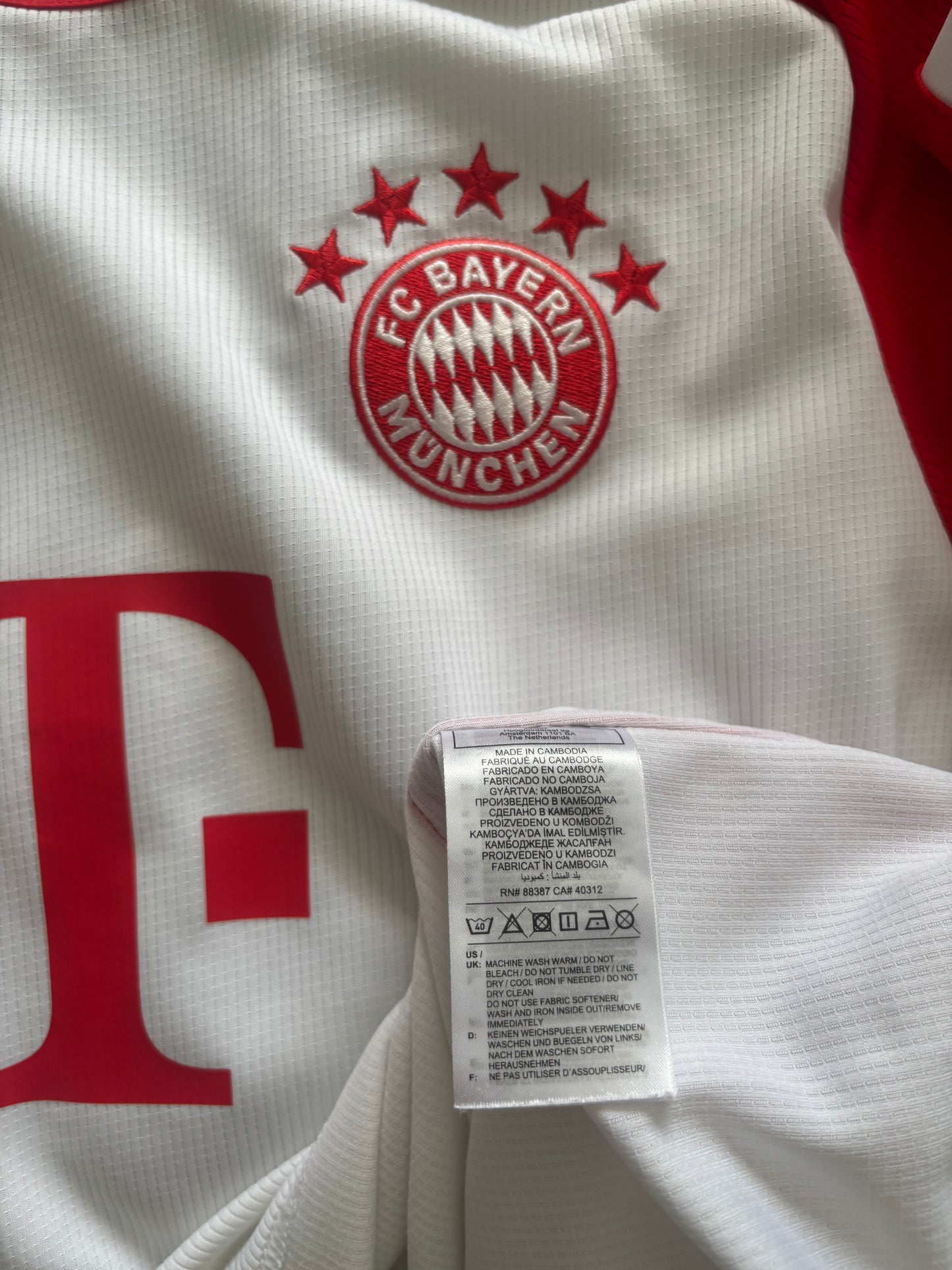 Bayern Munich Home Shirt 2023/24 Harry Kane (M)