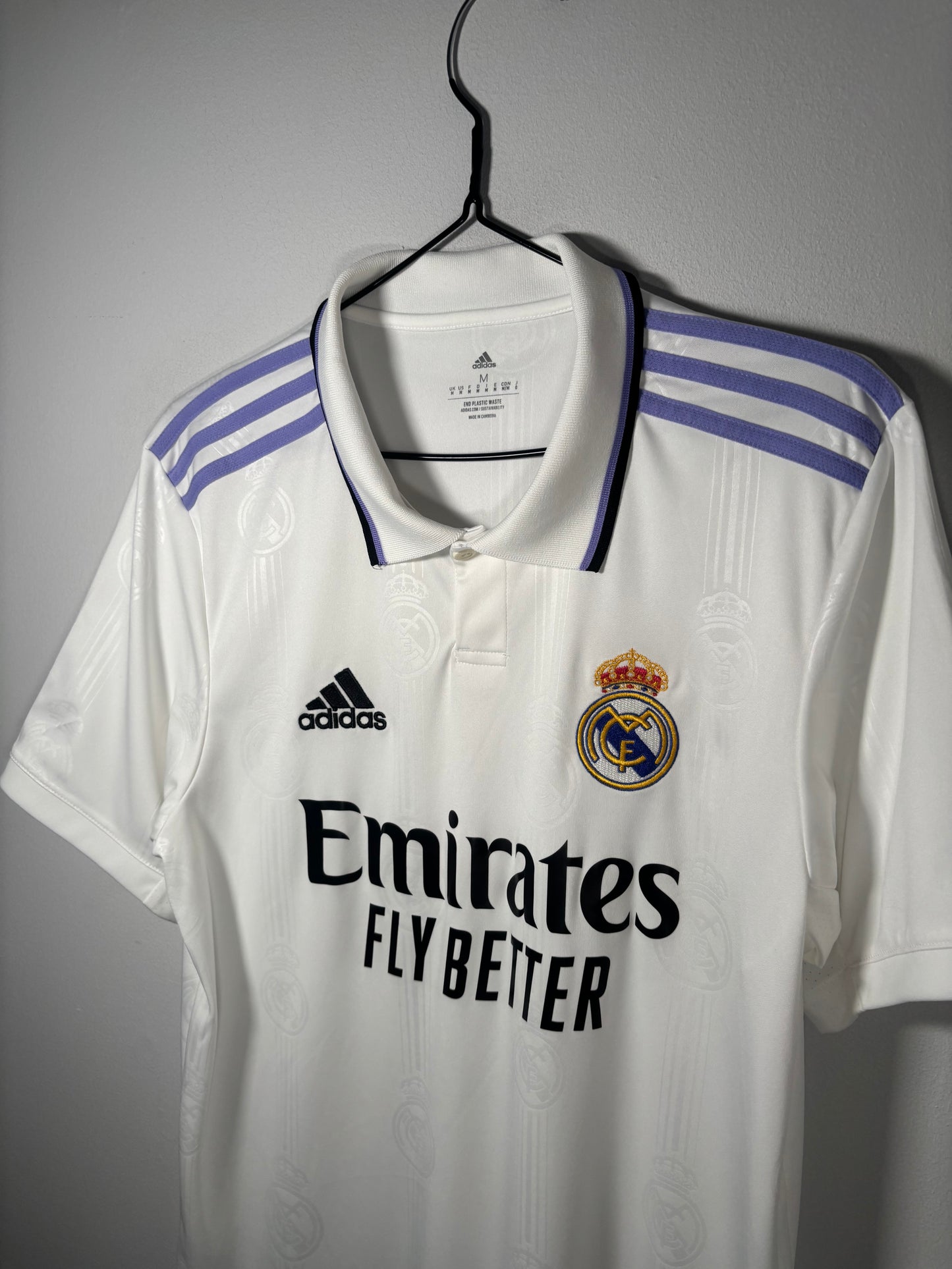 Real Madrid Home Shirt 2022/23 (M)