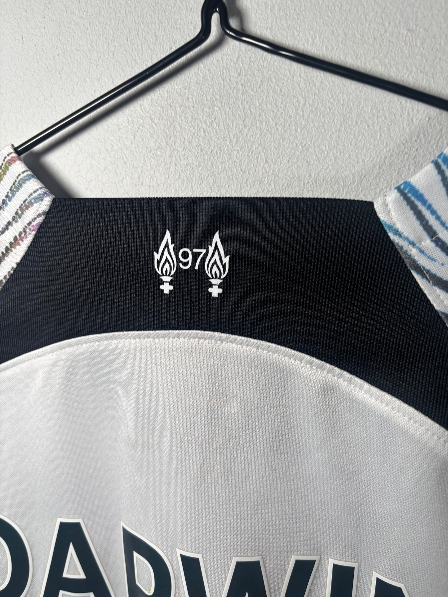 Liverpool Away Shirt 2022/23 Darwin Nunez (L)