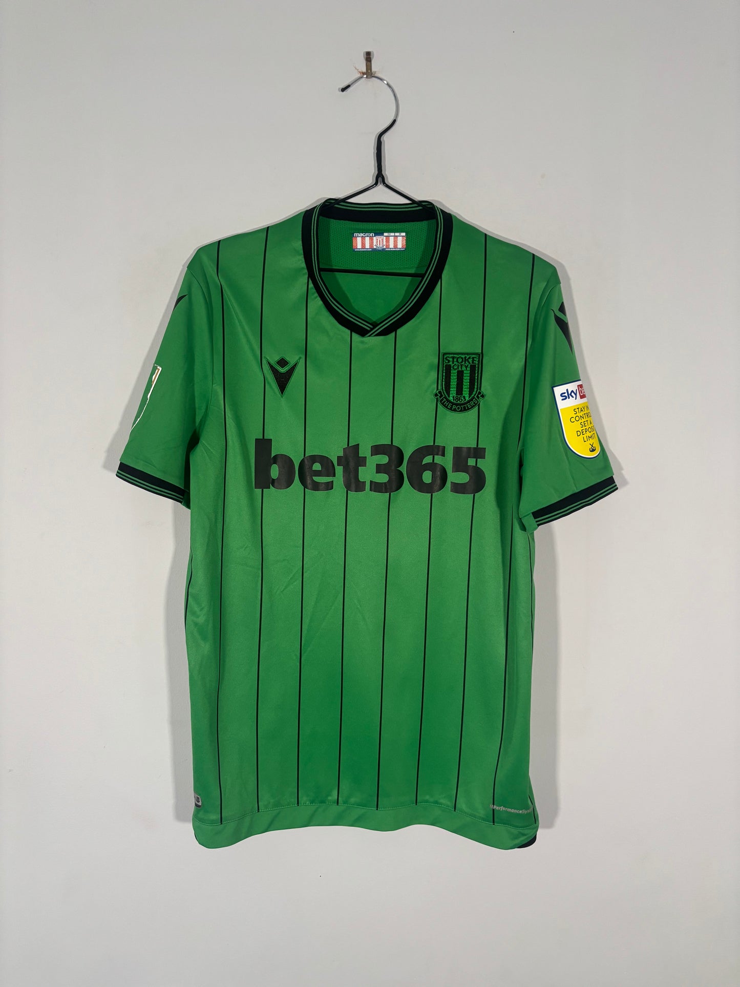 Stoke City Away Shirt 2021/22 Lewis Baker (M)