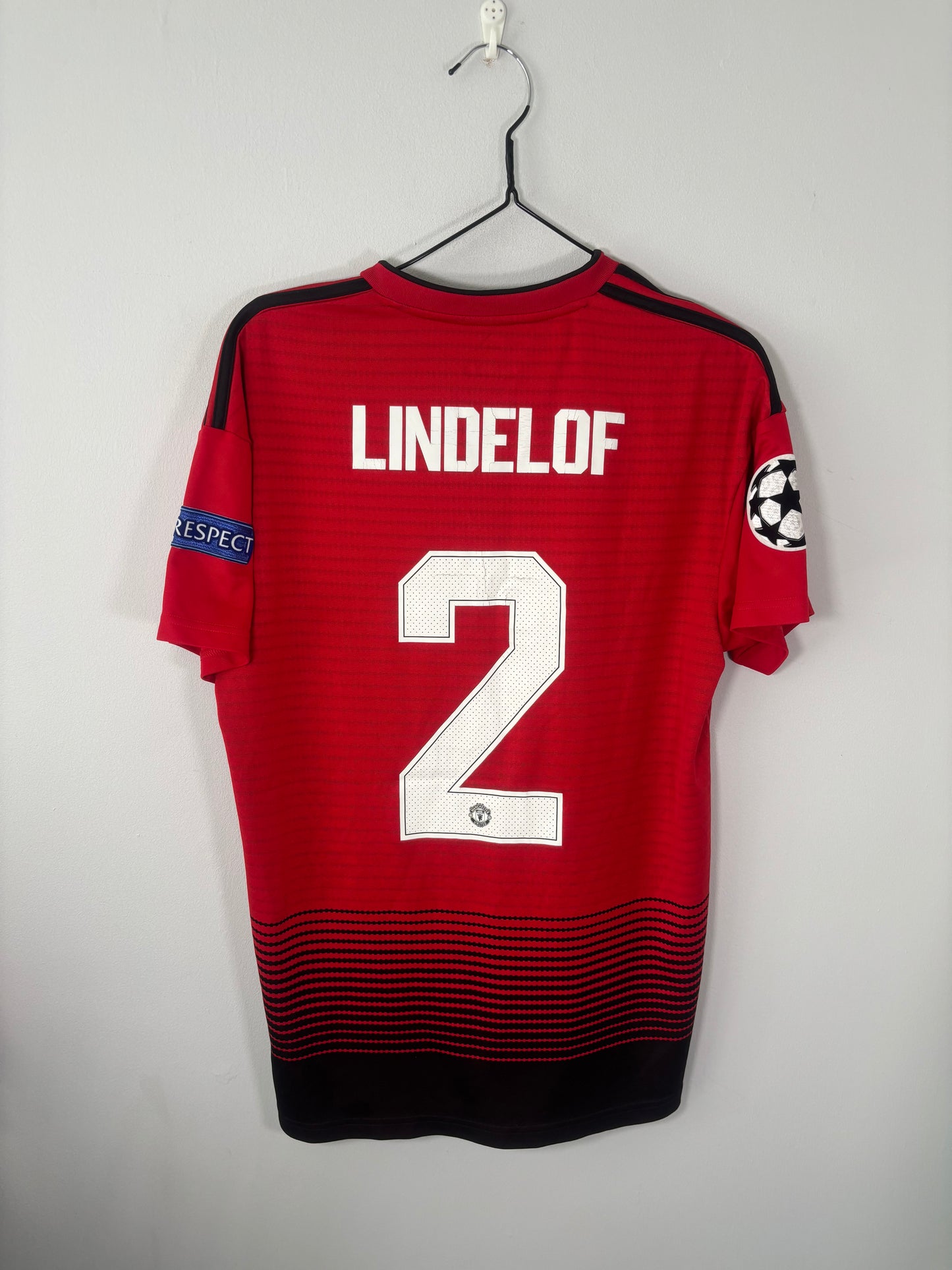 Manchester United Home Shirt 2018/19 Lindelof (M)
