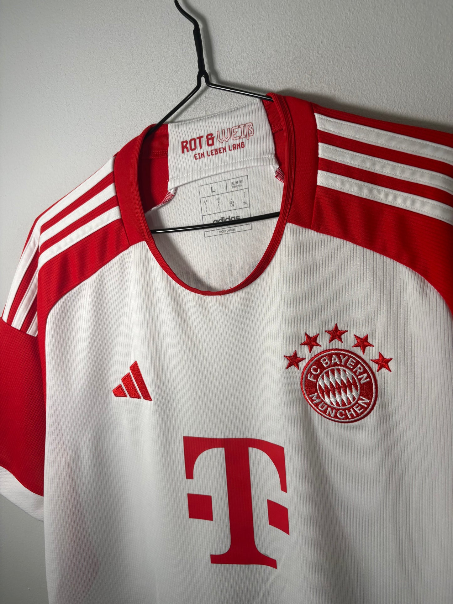 Bayern Munich Home Shirt 2023/24 (L)