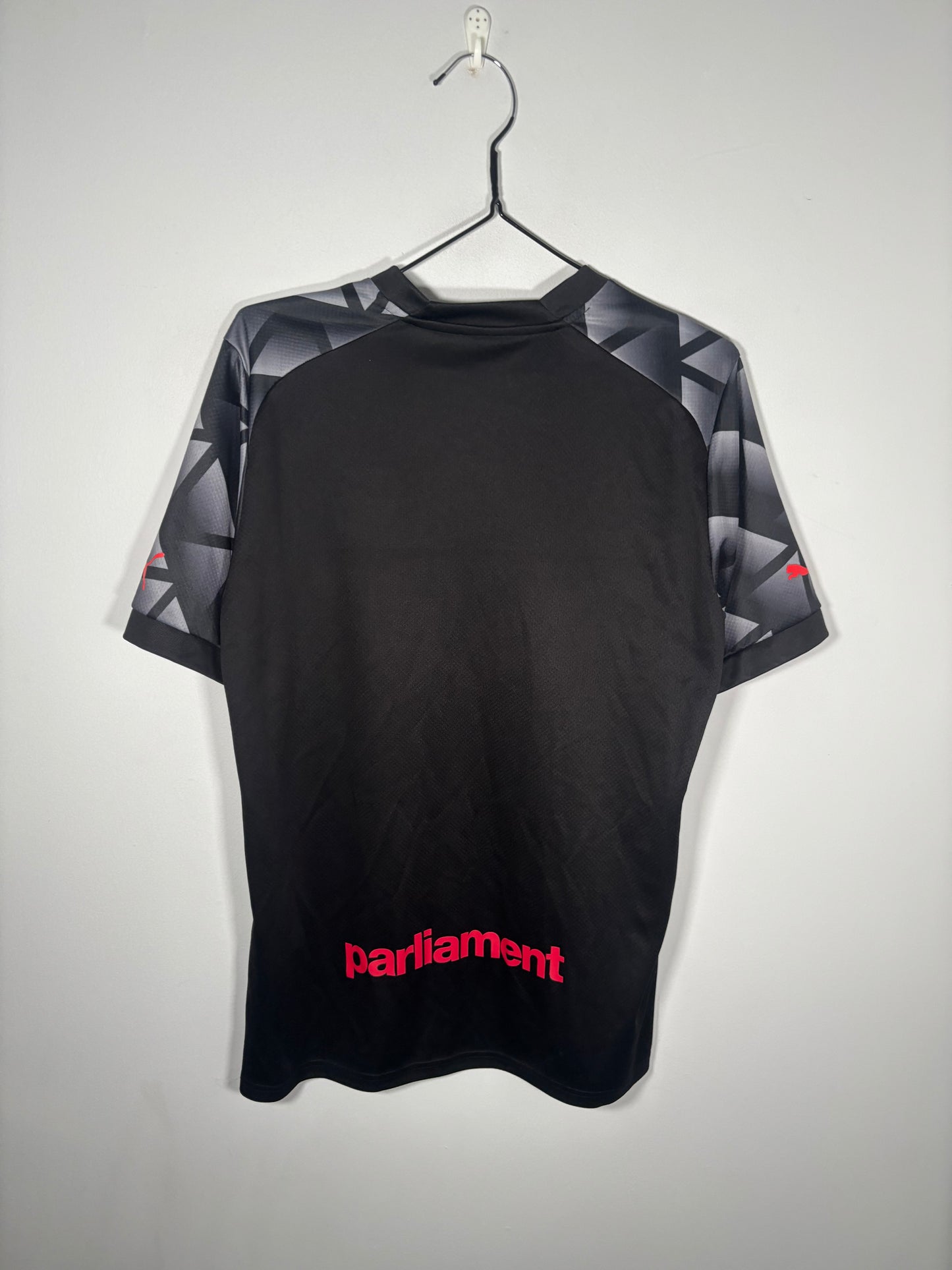 Barnsley Away Shirt 2022/23 (M)