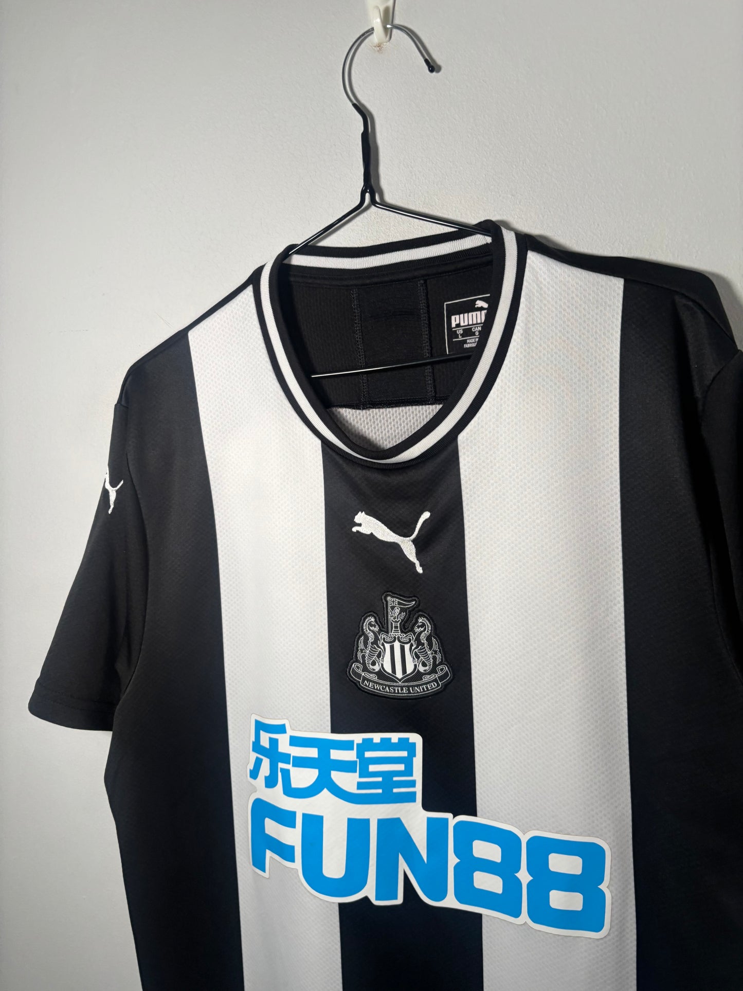Newcastle United Home Shirt 2019/20 (L)