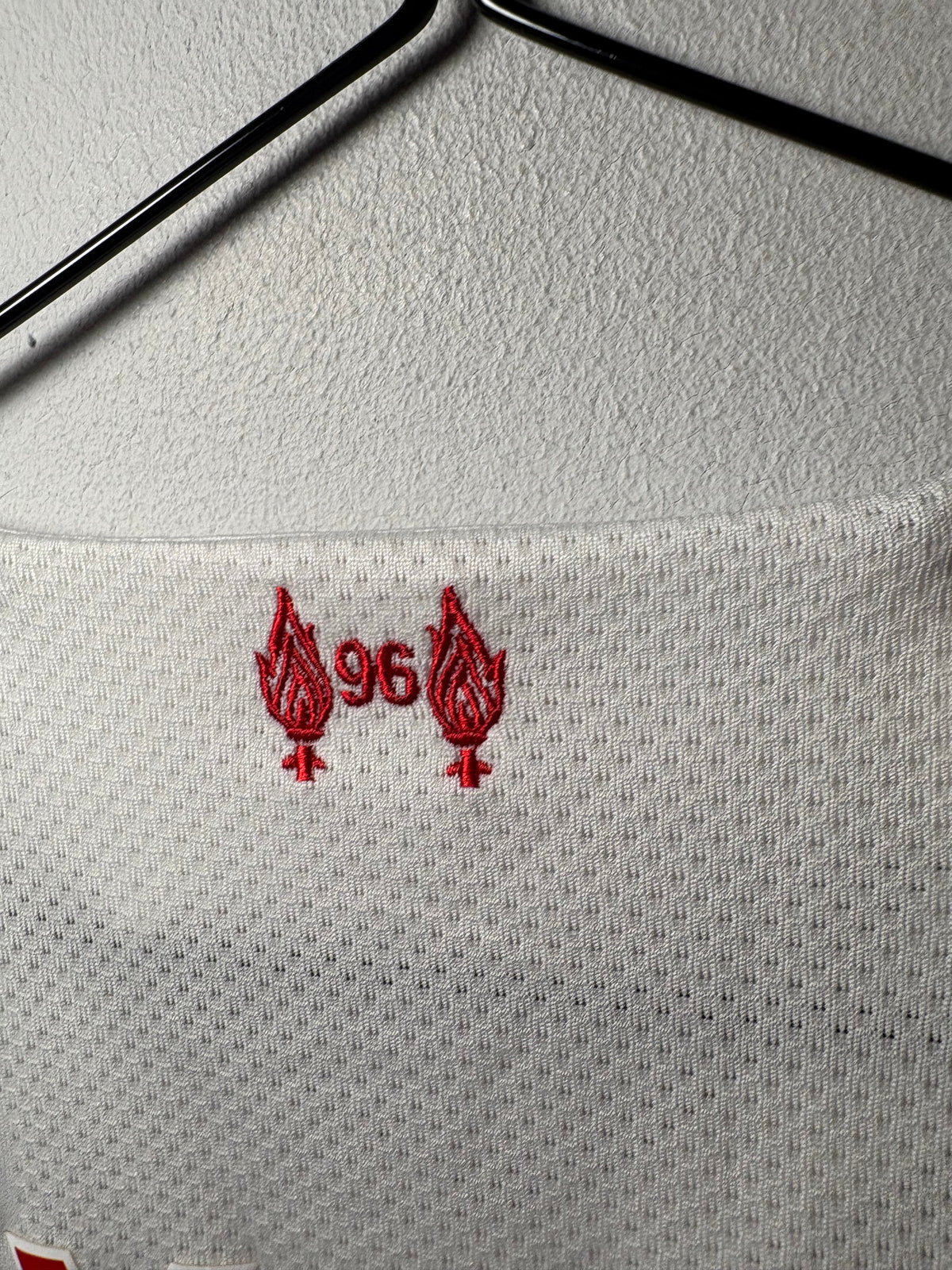 Liverpool Authentic Away Shirt 2019/20 Trent Alexander-Arnold (L)