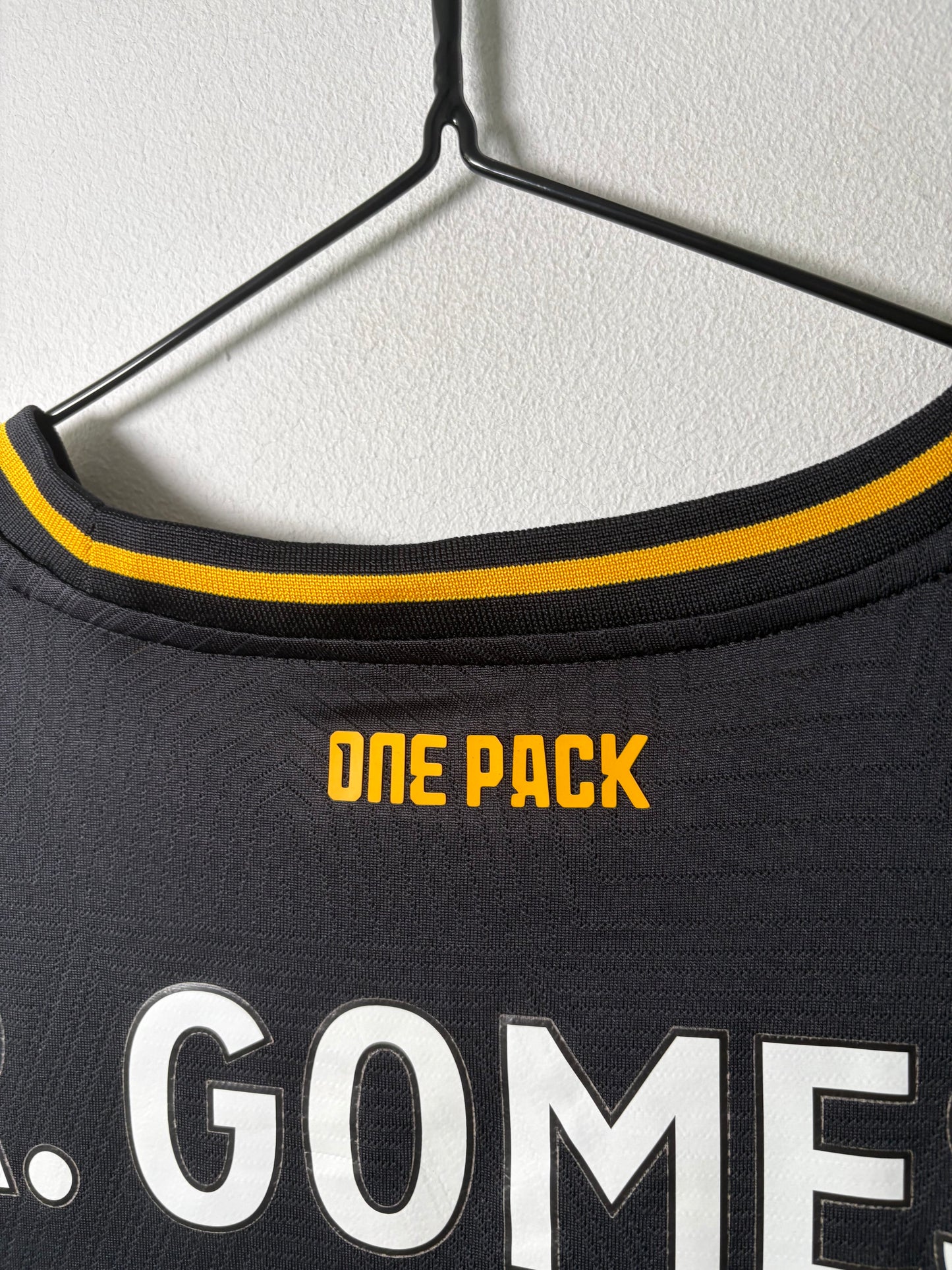 Wolves Away Shirt Rodrigo Gomes 2024/25 (M)