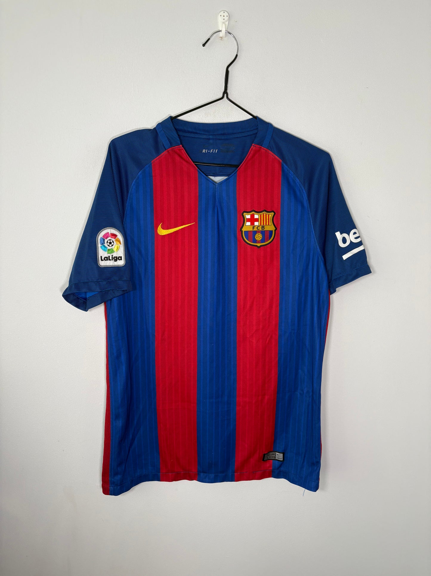 Barcelona Home Shirt 2016/17 Neymar (M)
