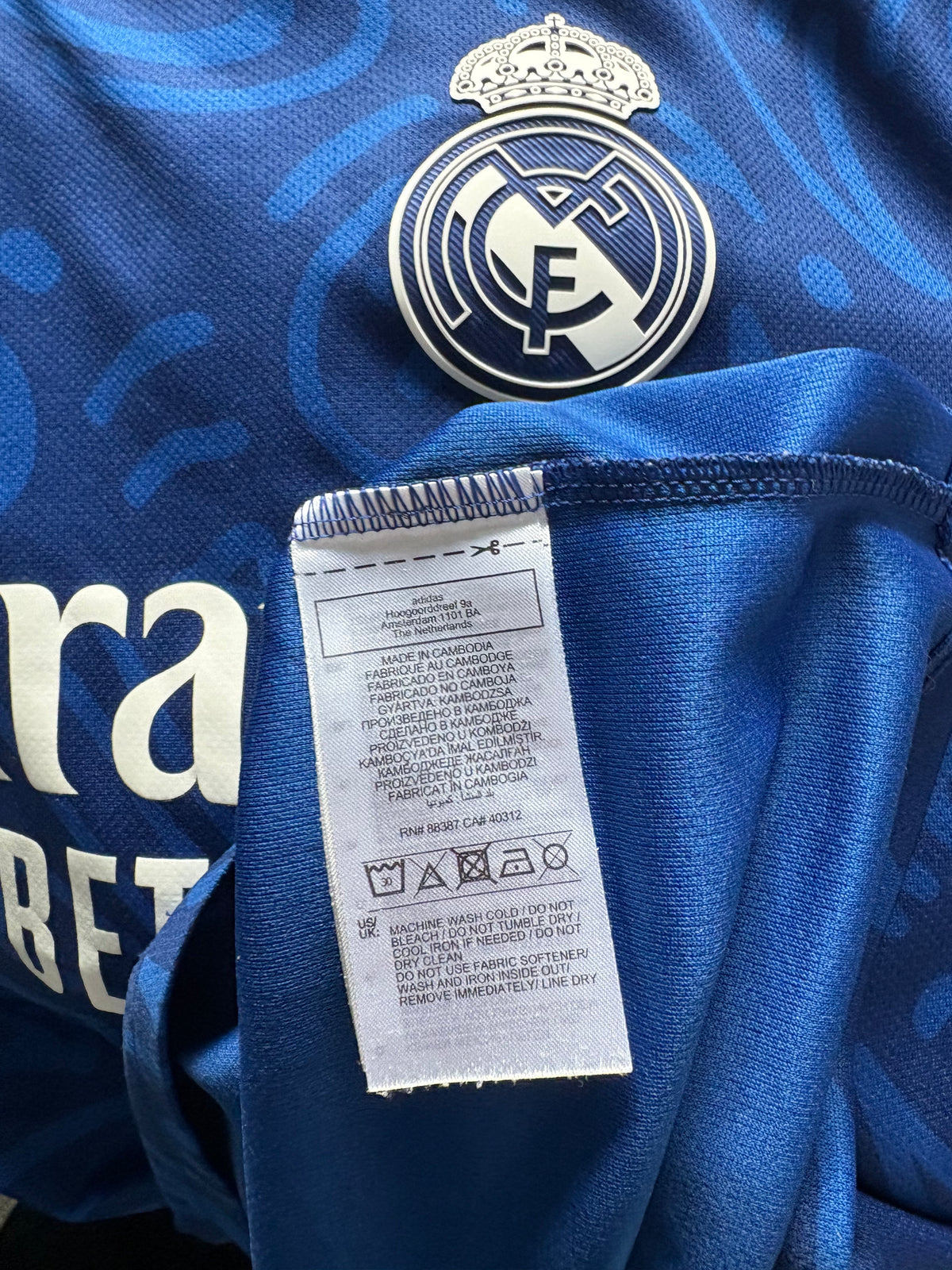 Real Madrid Away Shirt 2021/22 (M)