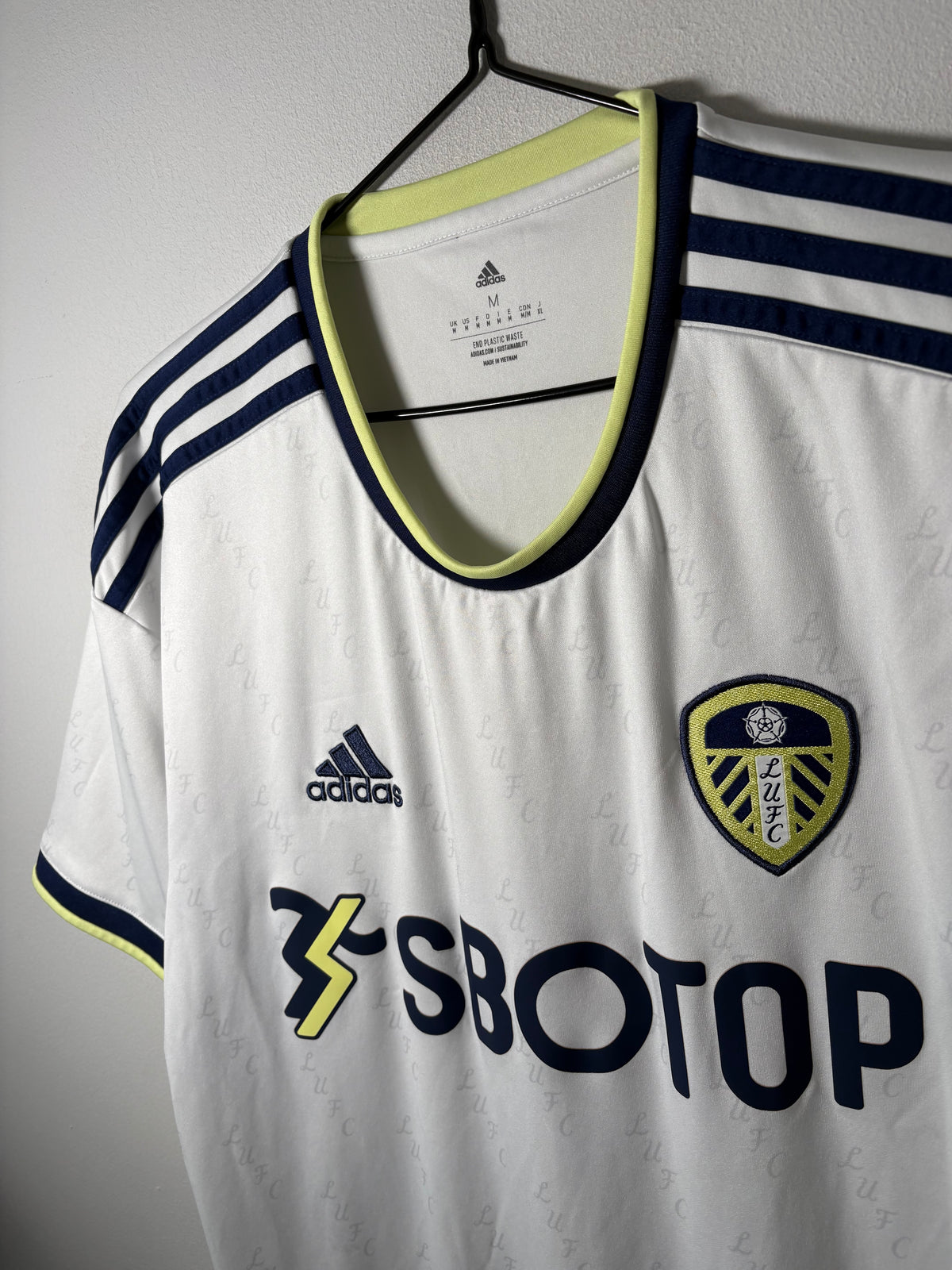 Leeds United Home Shirt 2022/23 (M)