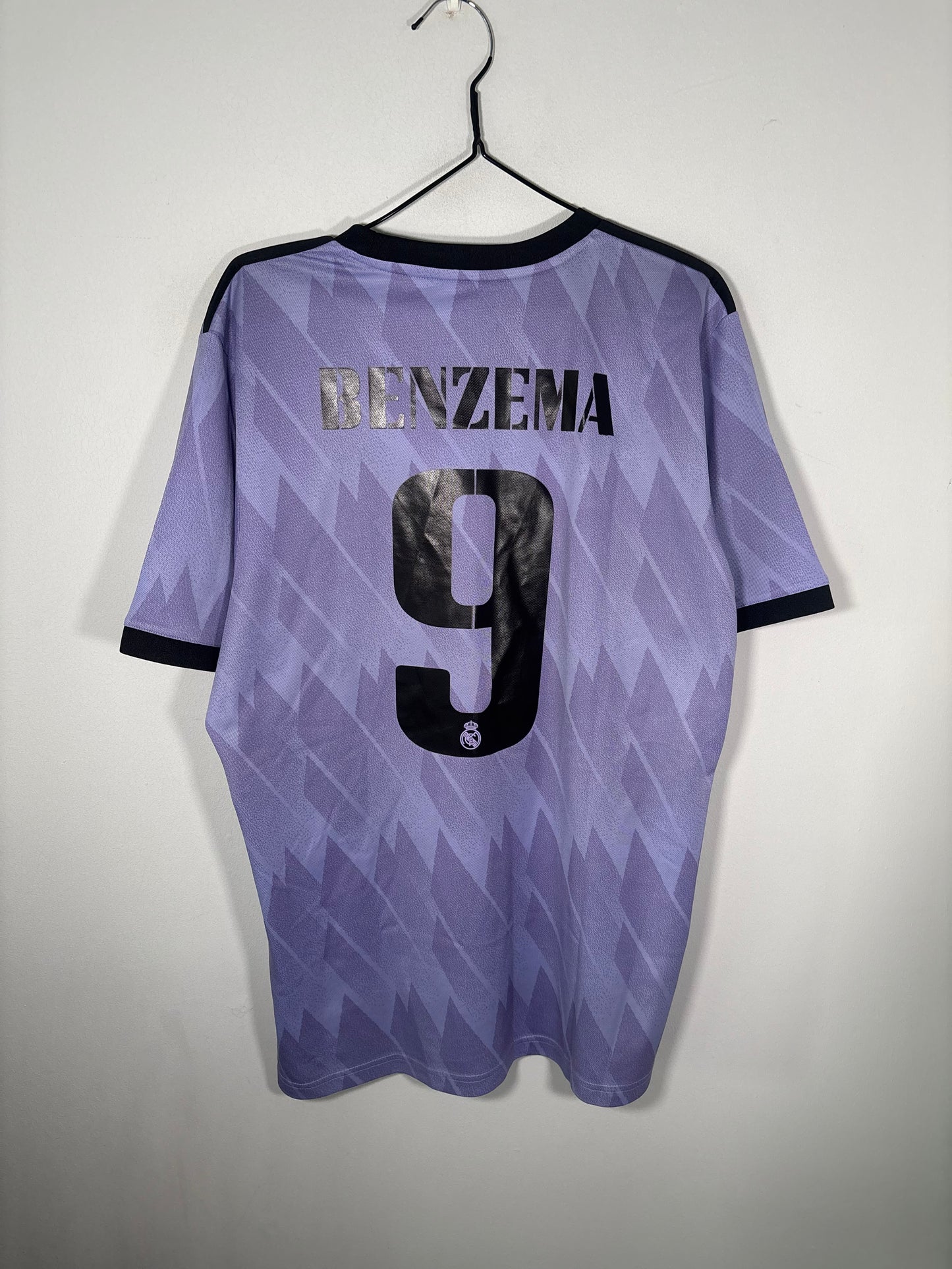 Real Madrid Away Shirt 2022/23 Benzema (L)