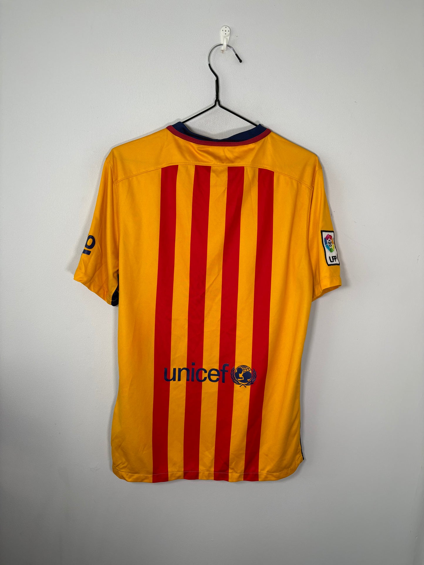 Barcelona Away Shirt 2015/16 (M)