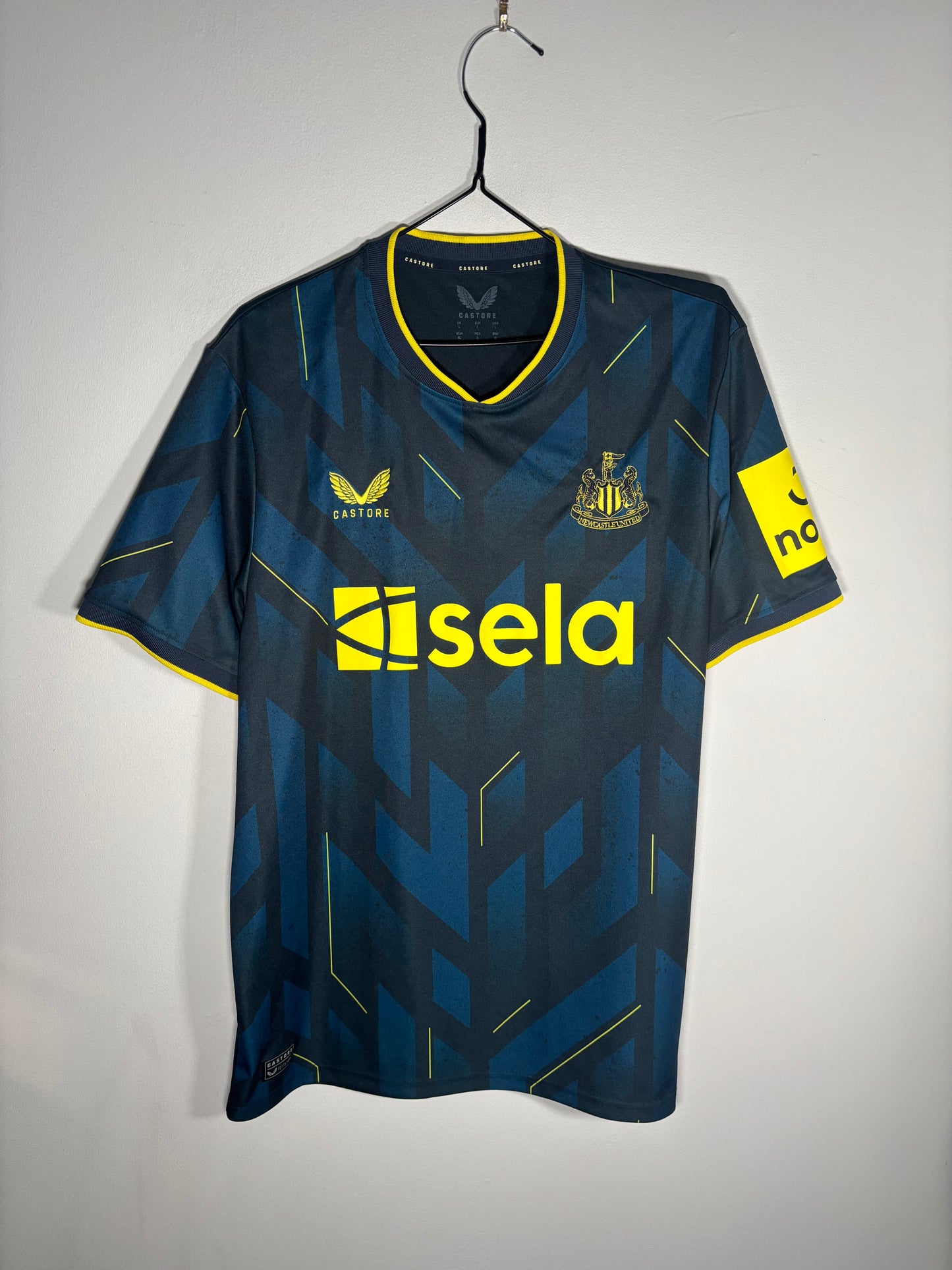 Newcastle United Third Shirt 2023/24 Gordon (L)