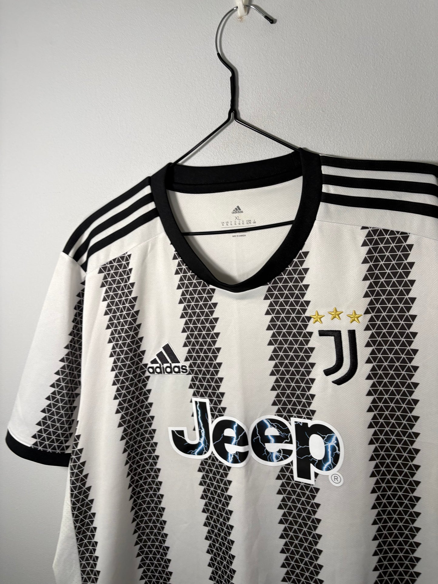 Juventus Home Shirt 2022/23 (XL)