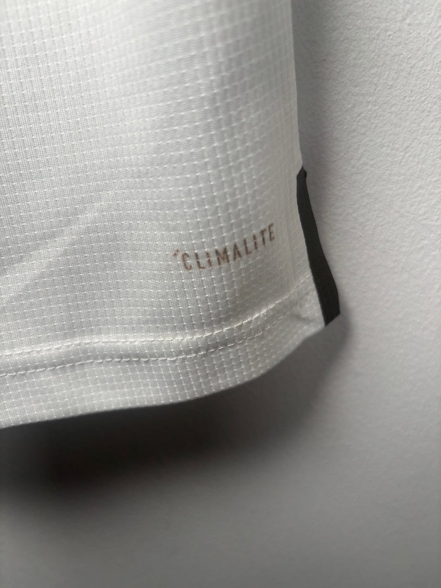 Real Madrid Home Shirt 2019/20 (M)