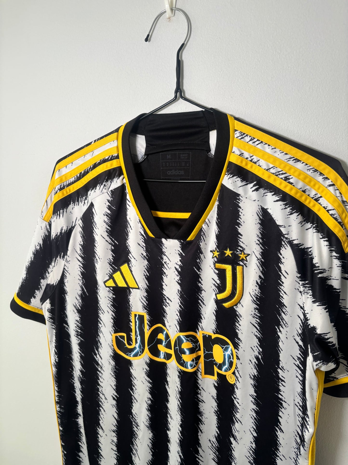 Juventus Home Shirt 2023/24 (M)