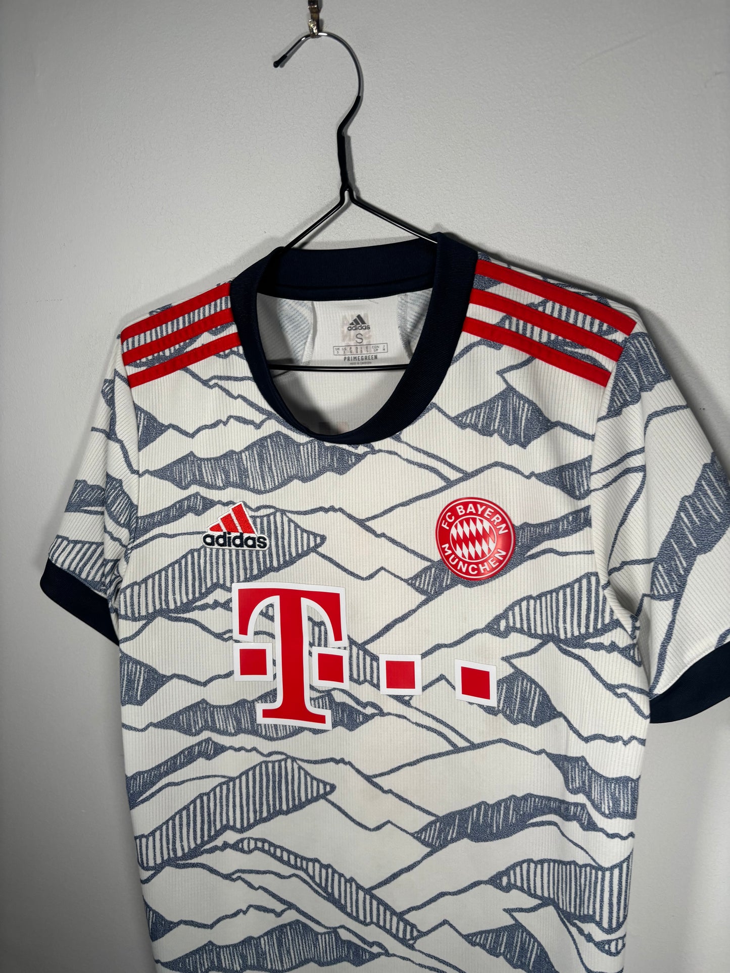 Bayern Munich Third Shirt 2021/22 Kimmich (S)