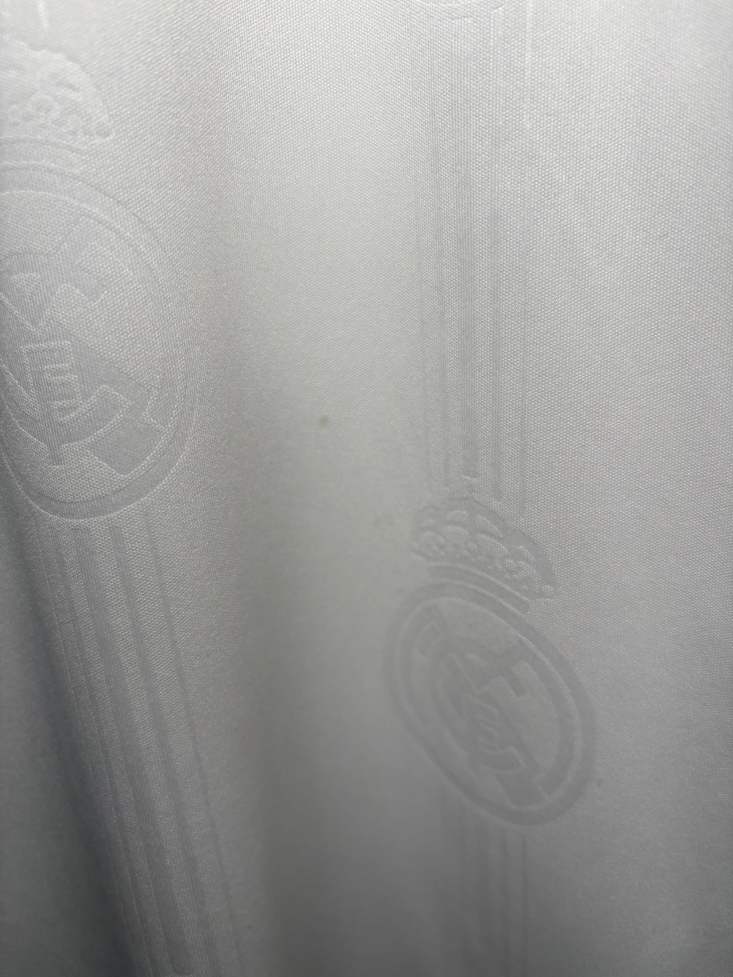 Real Madrid Home Shirt 2022/23 (M)