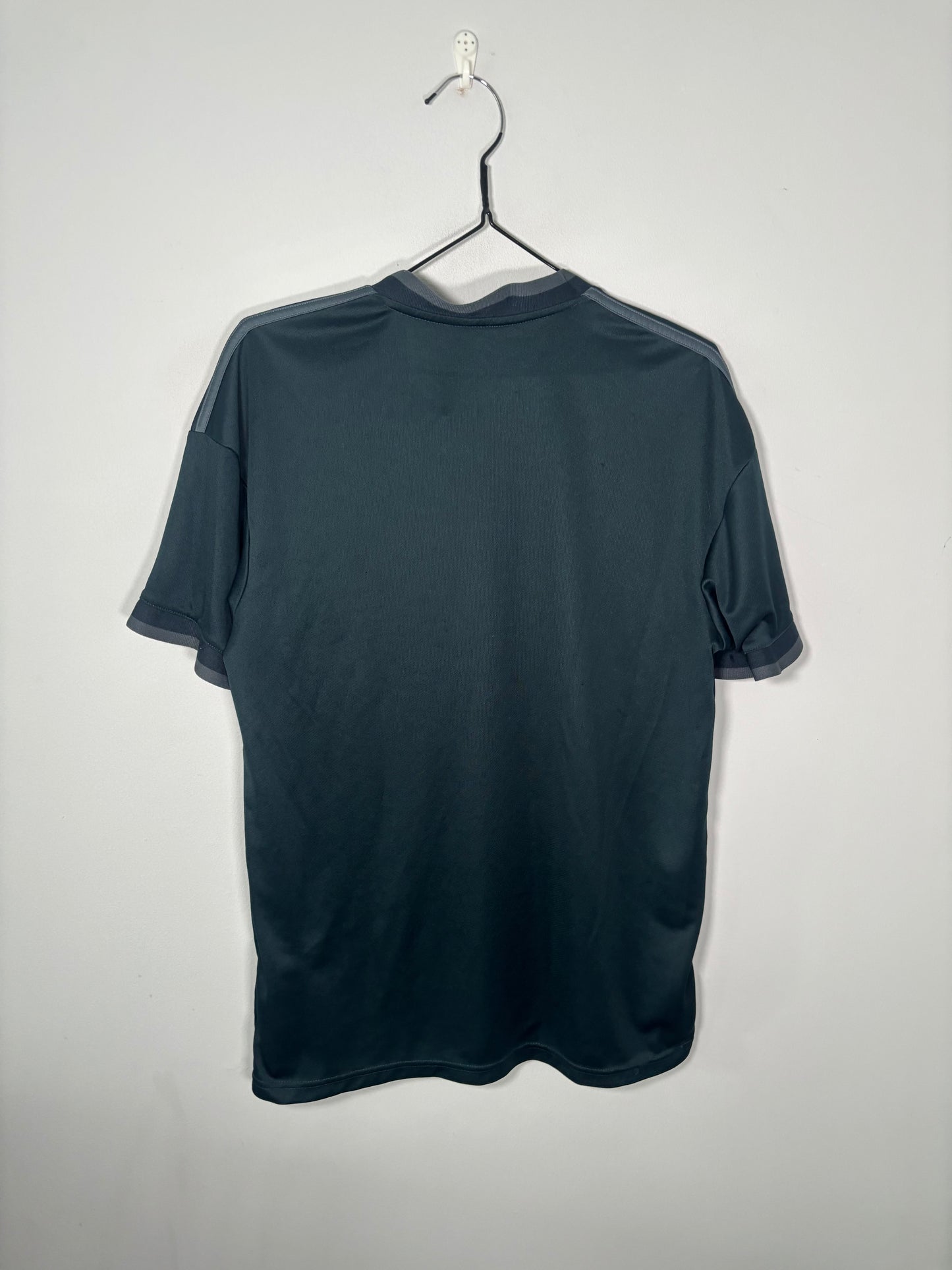 Real Madrid Away Shirt 2018/19 (M)