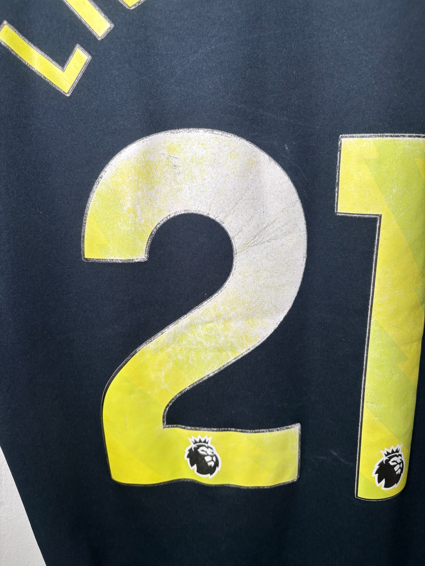 Newcastle United Third Shirt 2023/24 Livramento (M)