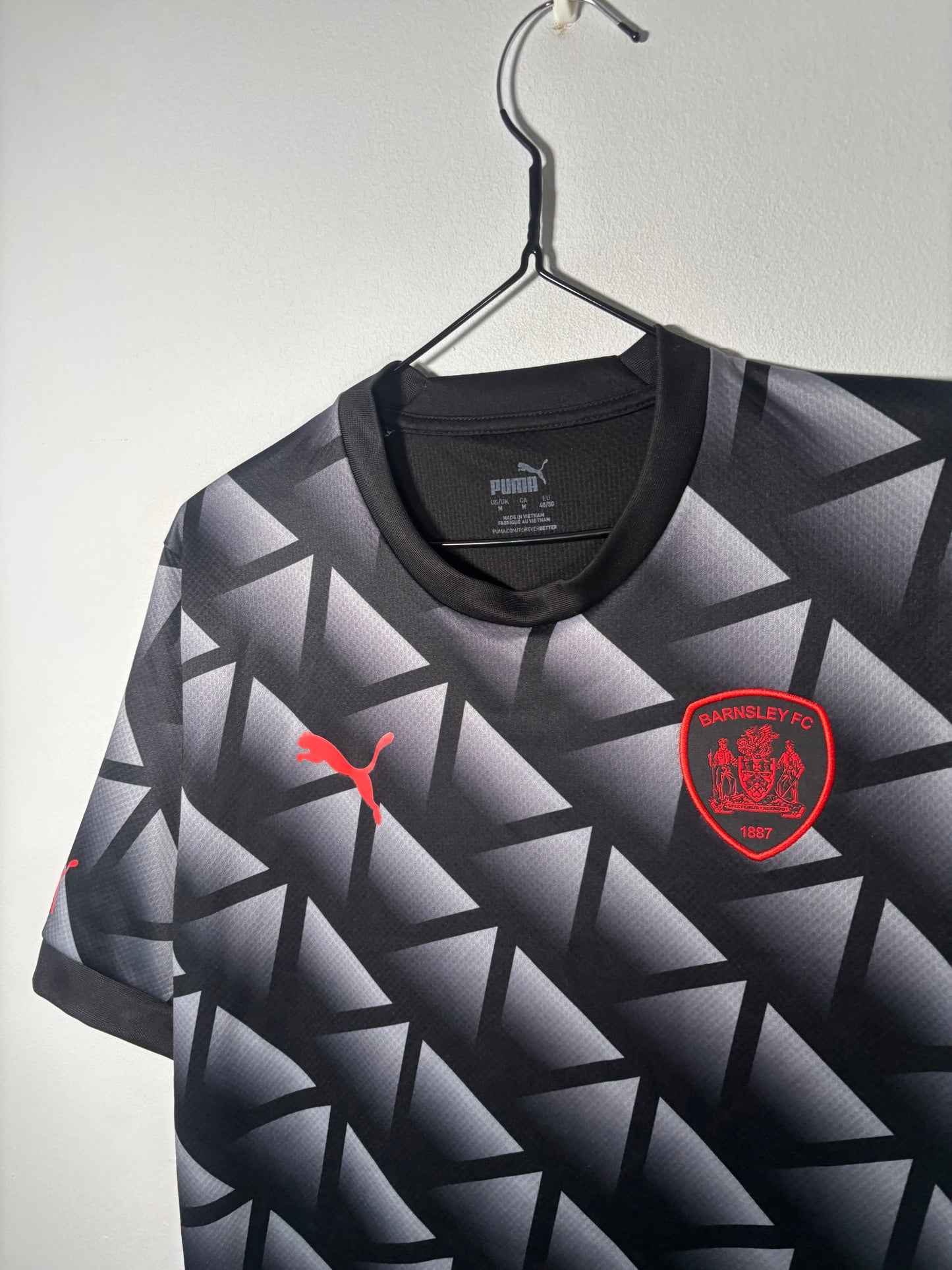 Barnsley Away Shirt 2022/23 (M)