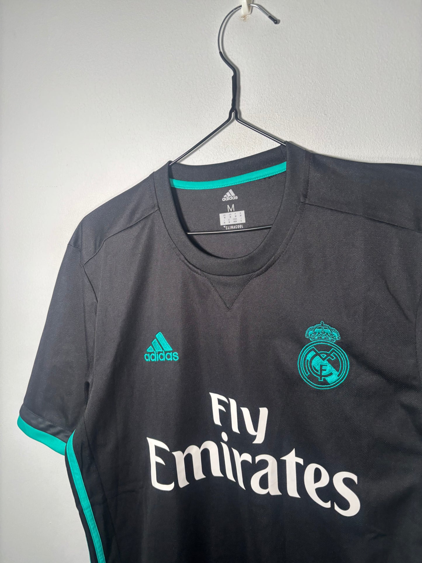 Real Madrid Away Shirt 2017/18 (M)