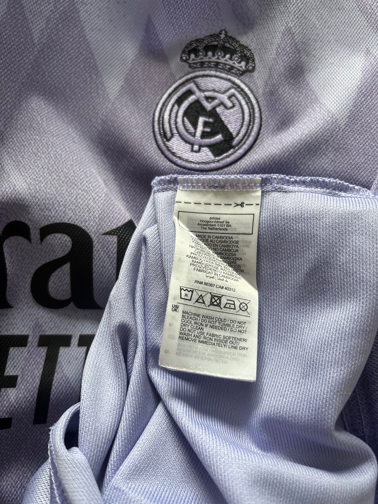 Real Madrid Away Shirt 2022/23 Benzema (L)