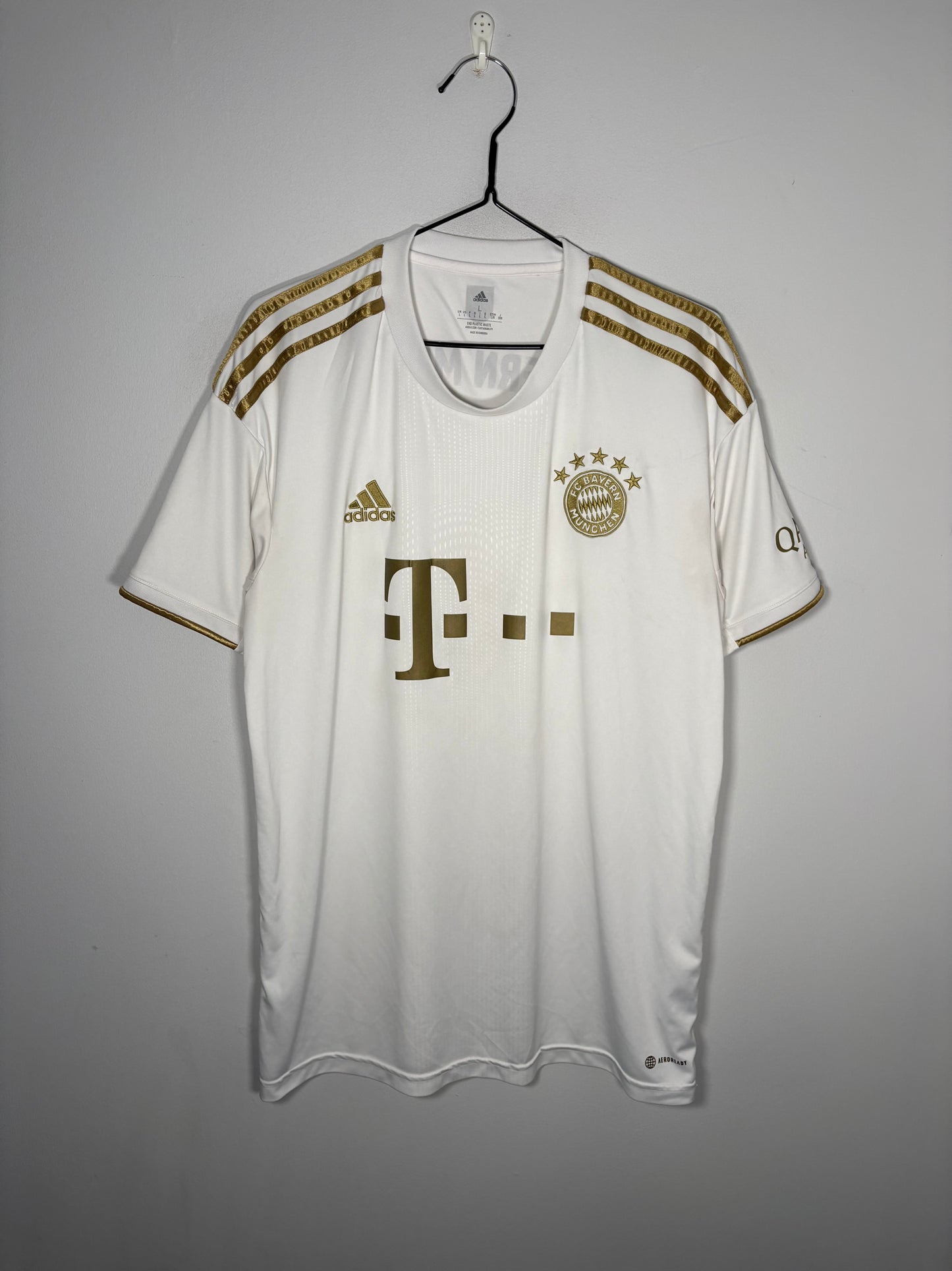 Bayern Munich Away Shirt 2022/23 (L)