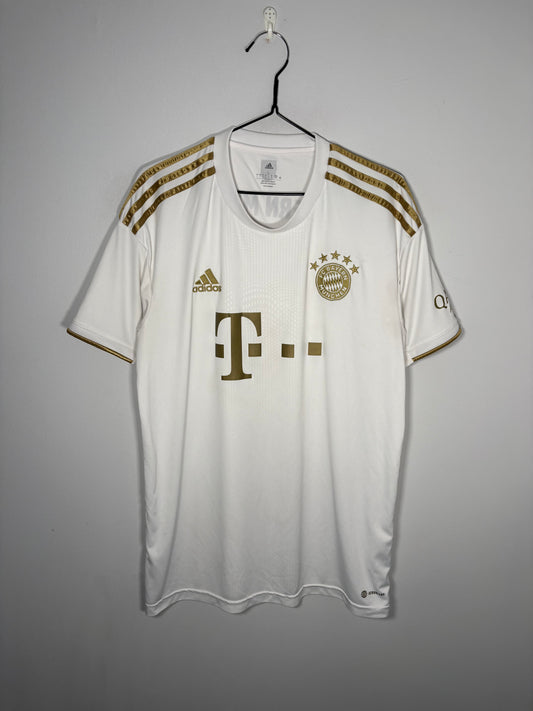 Bayern Munich Away Shirt 2022/23 (L)
