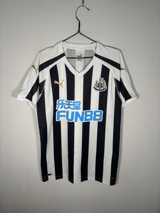 Newcastle United Home Shirt 2018/19 (S)