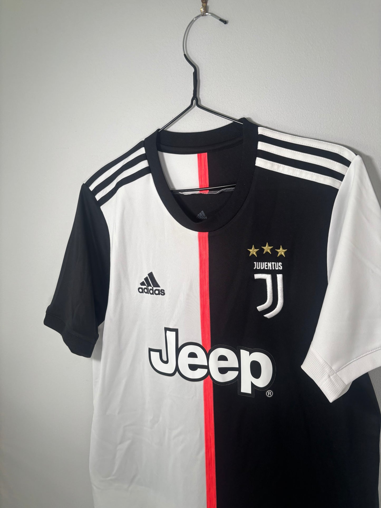 Juventus Home Shirt 2019/20 (M)
