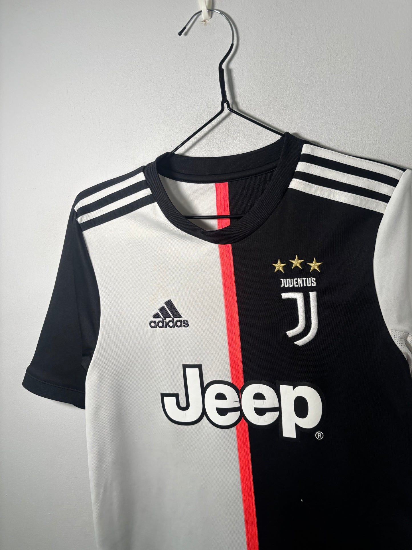 Juventus Home Shirt 2019/20 Ronaldo (XLB)