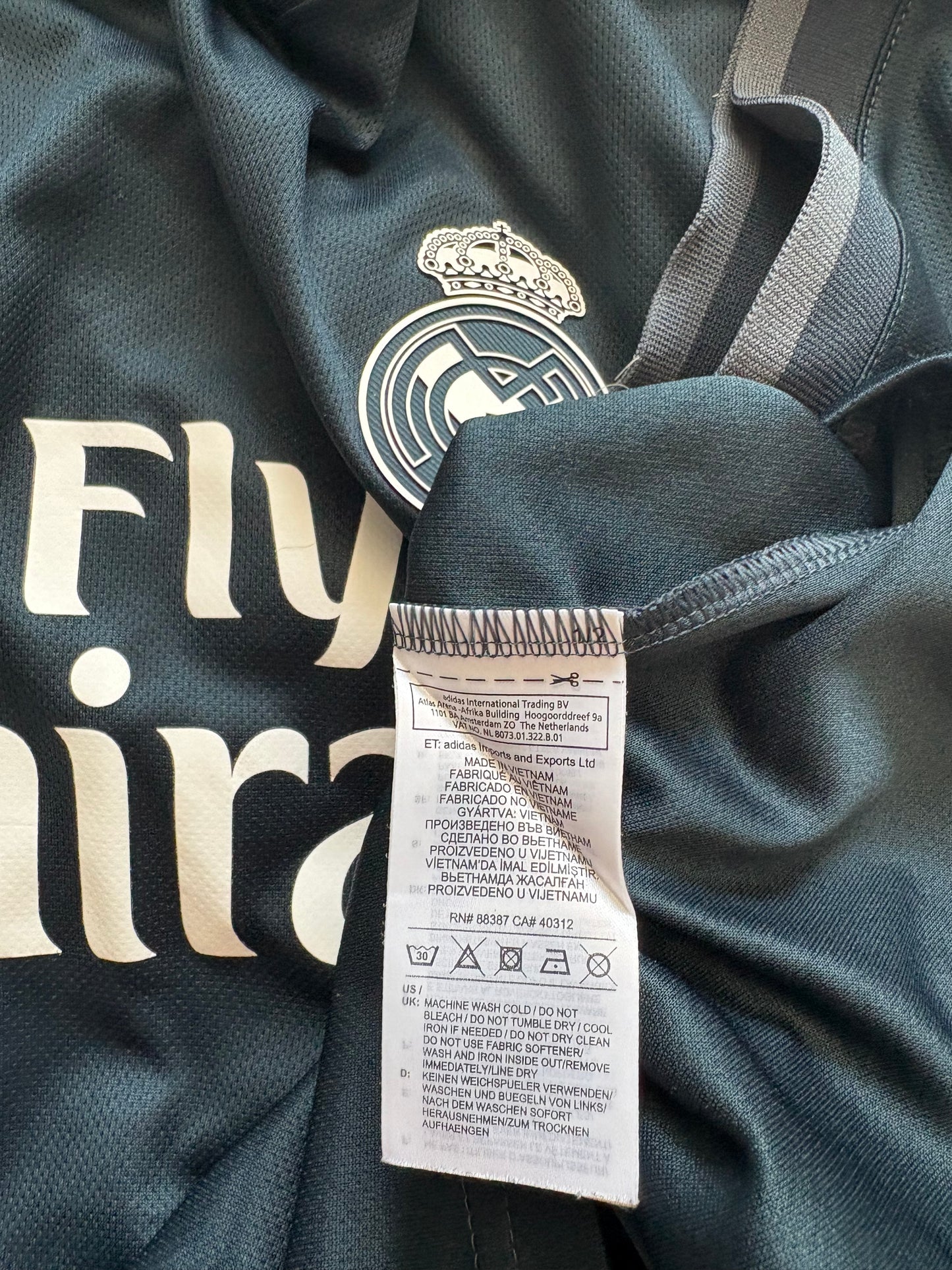 Real Madrid Away Shirt 2018/19 (L)