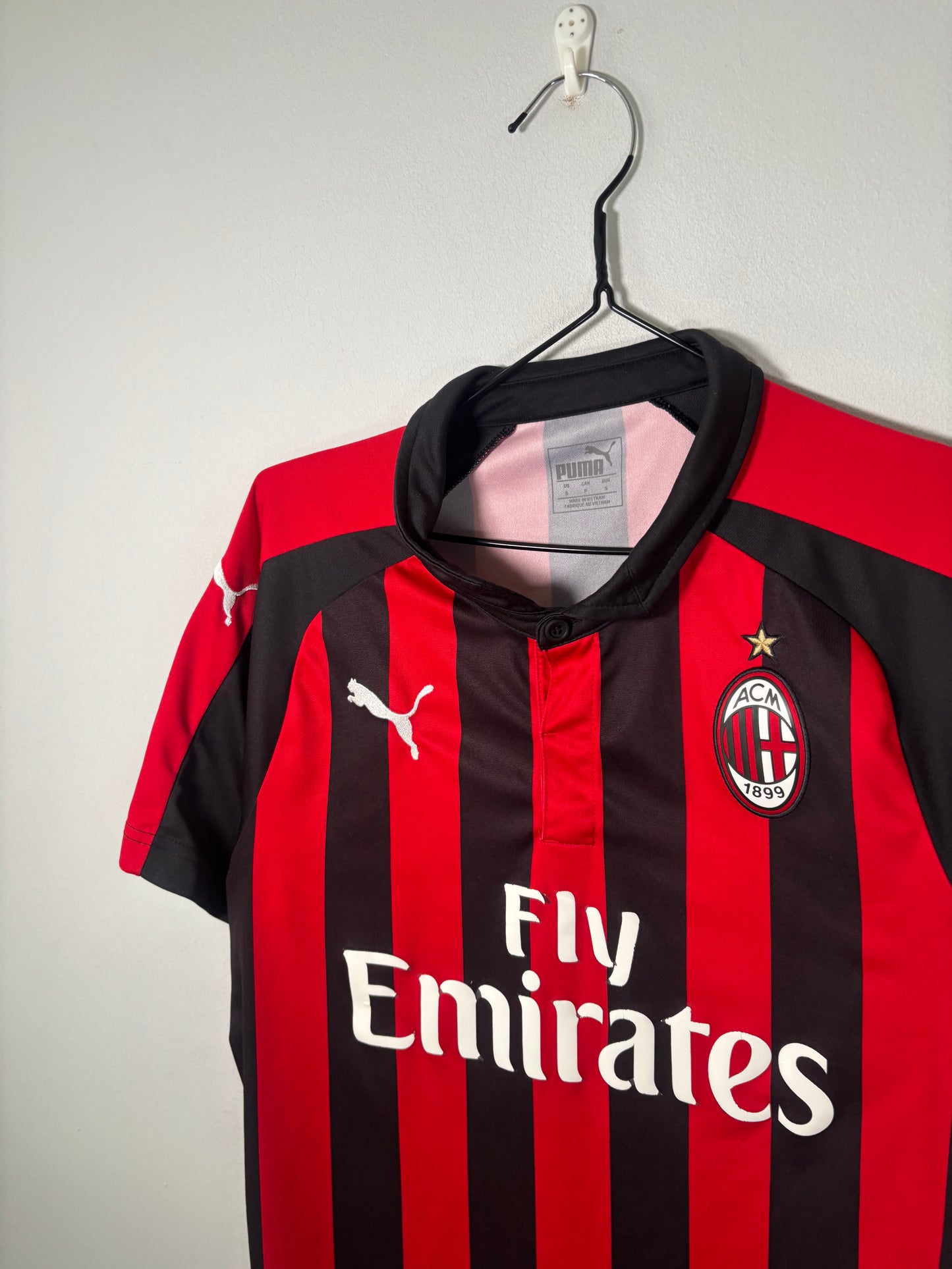 Ac Milan Home Shirt 2018/19 (S)