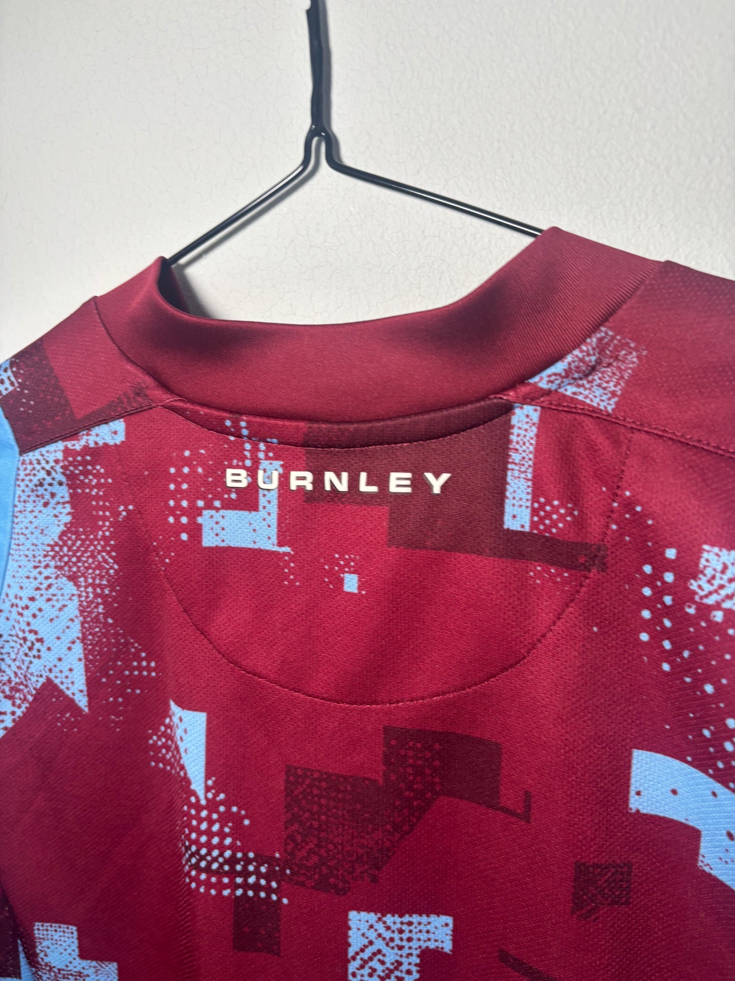 Burnley Home Shirt 2022/23 (M)