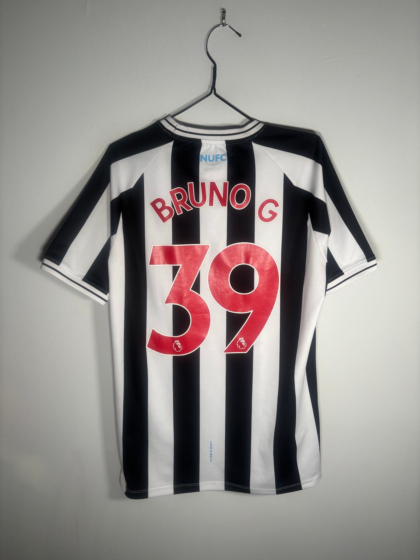 Newcastle United Home Shirt 2022/23 Bruno Guimaraes (L)