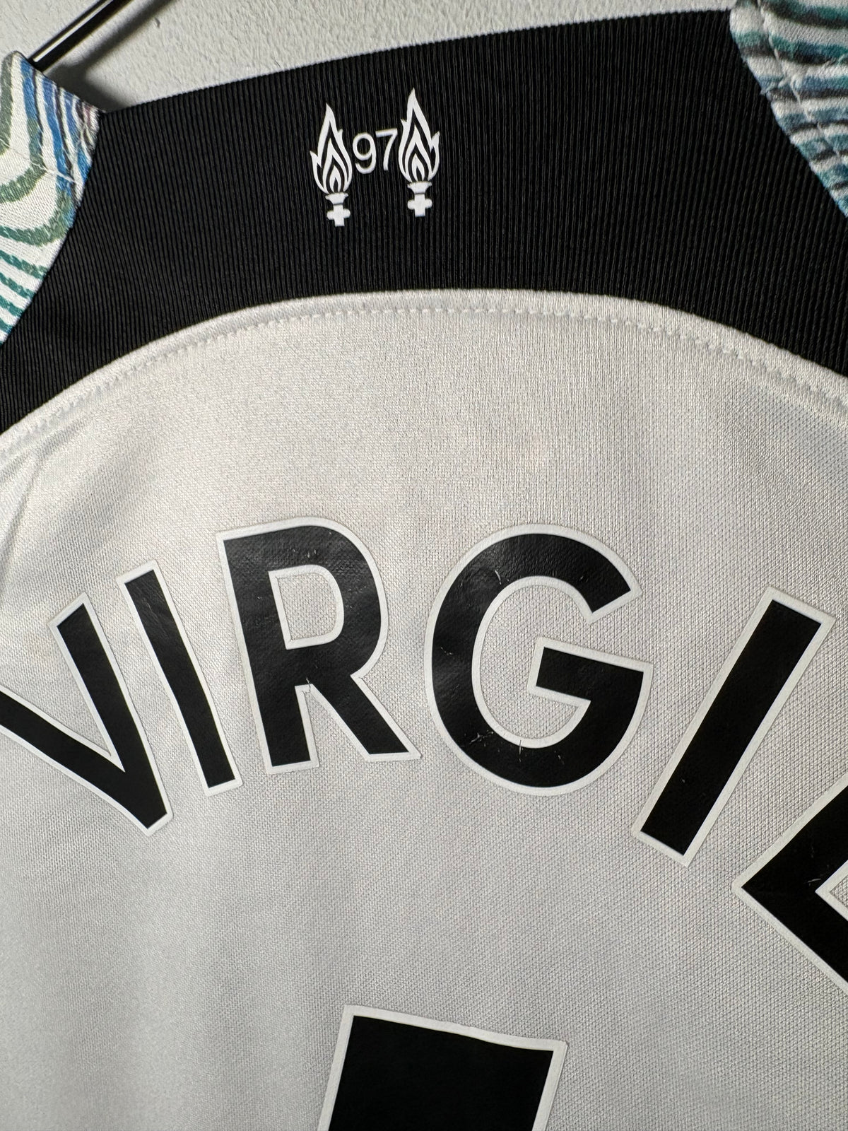 Liverpool Away Shirt 2022/23 Van Dijk (XLK)