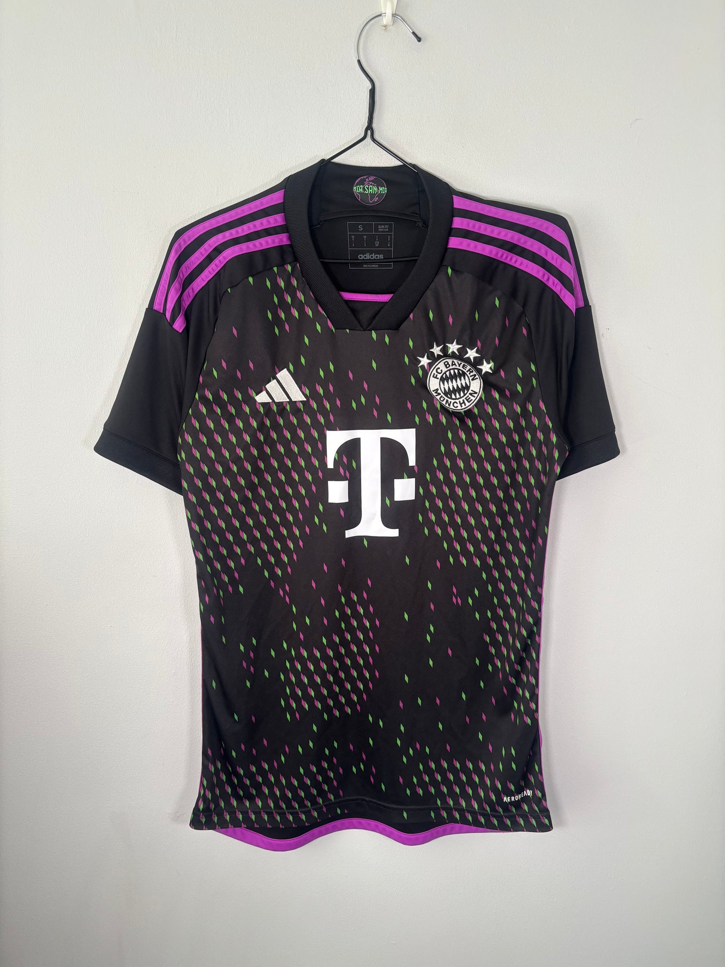 Bayern Munich Away Shirt 2023/24 (S)