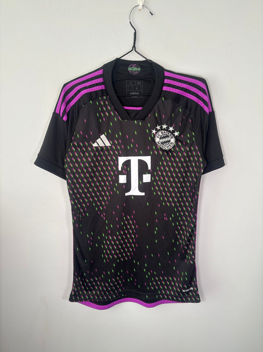 Bayern Munich Away Shirt 2023/24 (S)