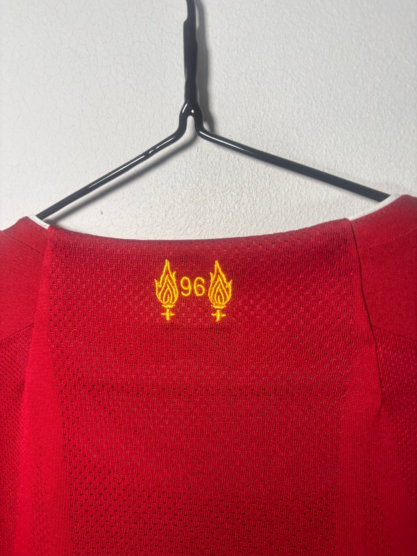 Liverpool Home Shirt 2019/20 (L)