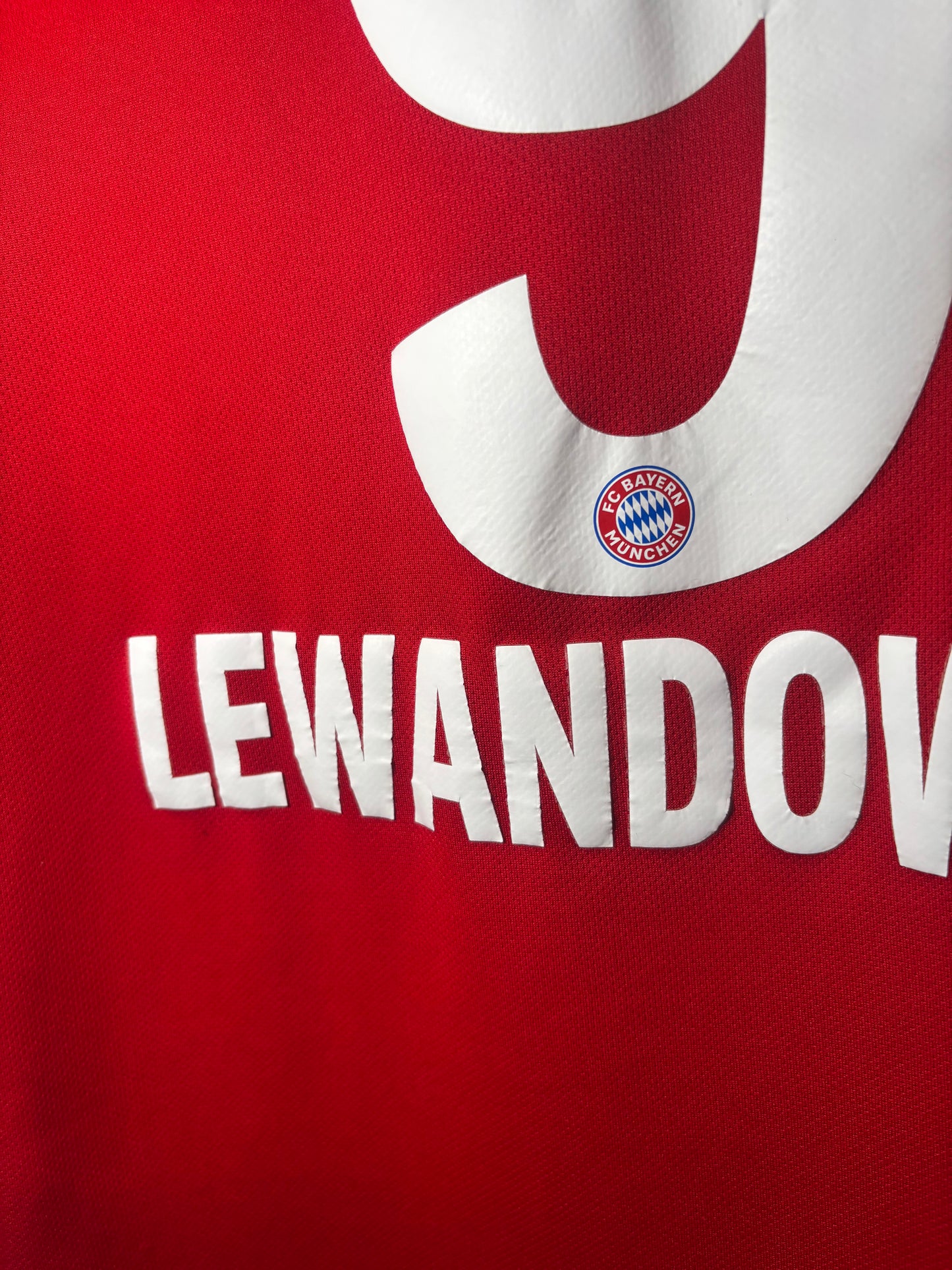 Bayern Munich Home Shirt 2019/20 Lewandowski (S)