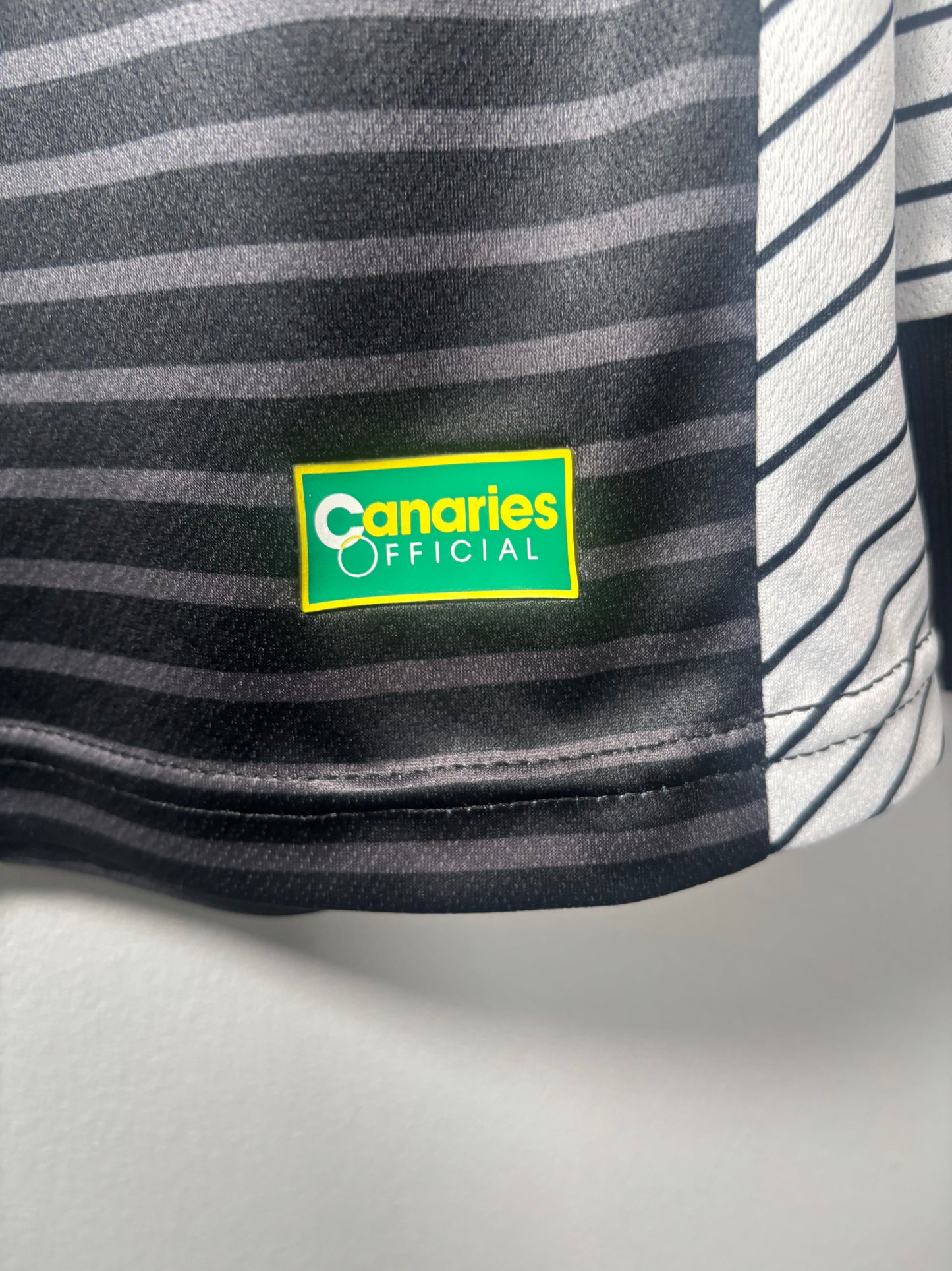 Norwich City Away Shirt 2017/18 (S)